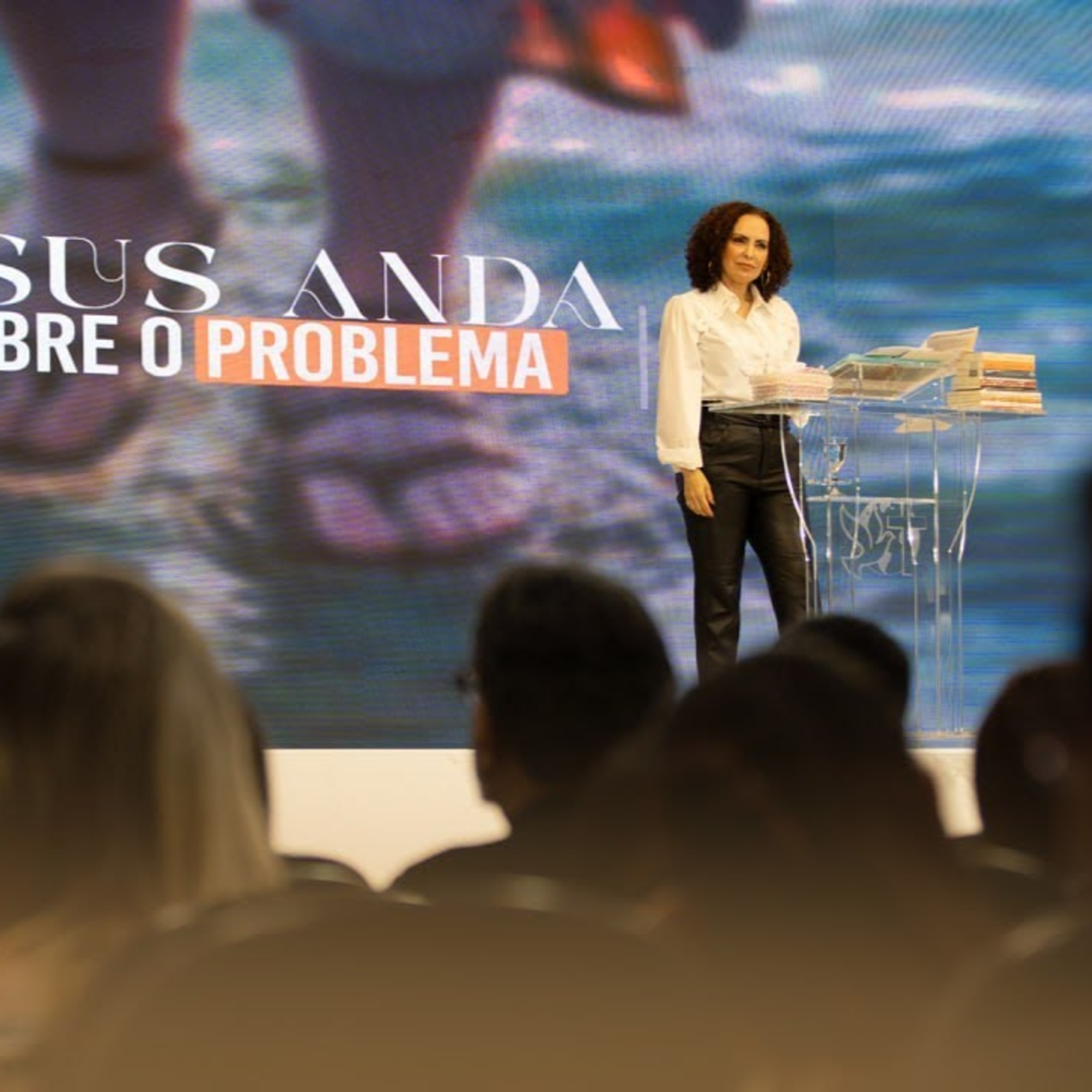 Jesus anda sobre o problema | Palavra de Vida e Fé