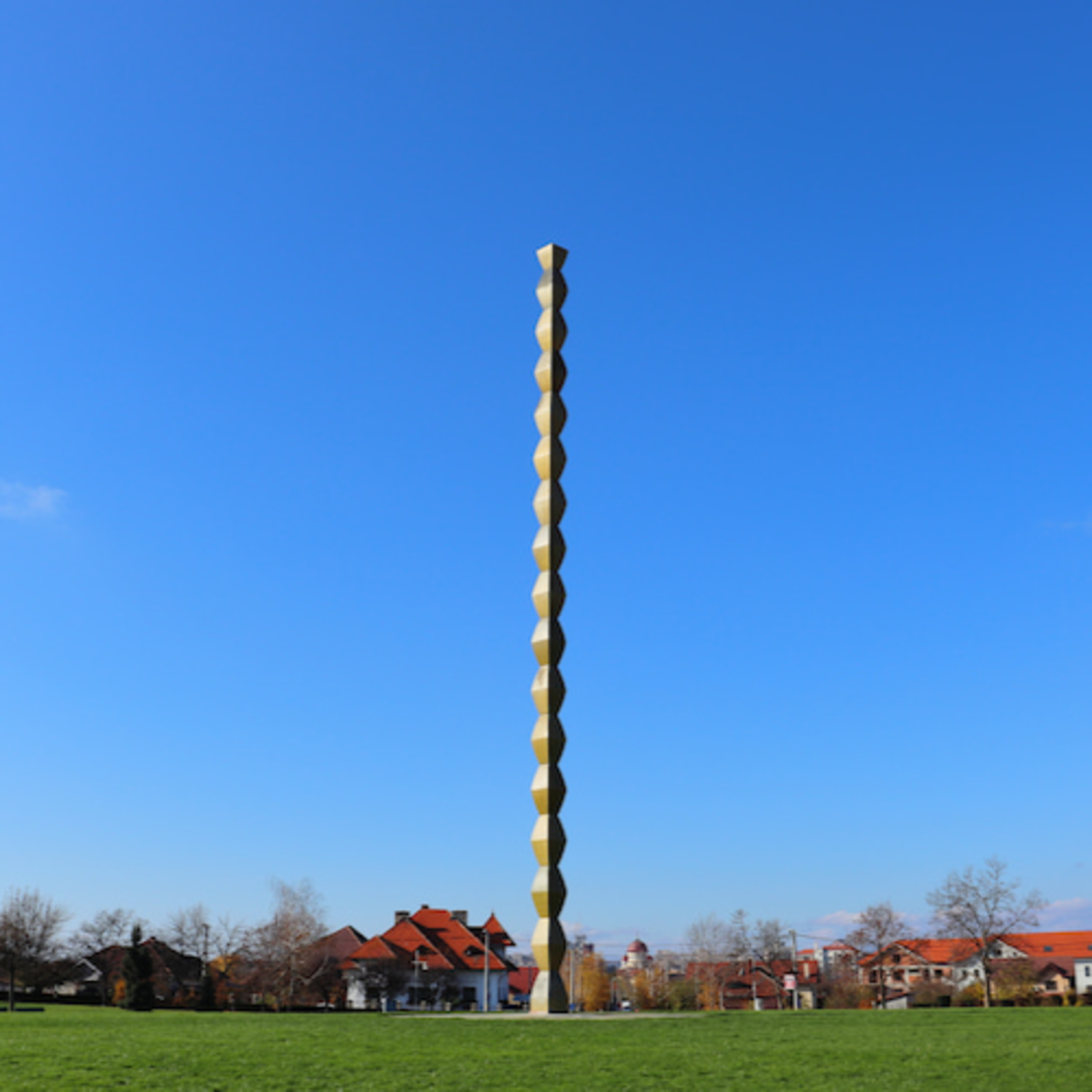 The Endless Column by Constantin Brâncuși. (Bite-Size Episode)