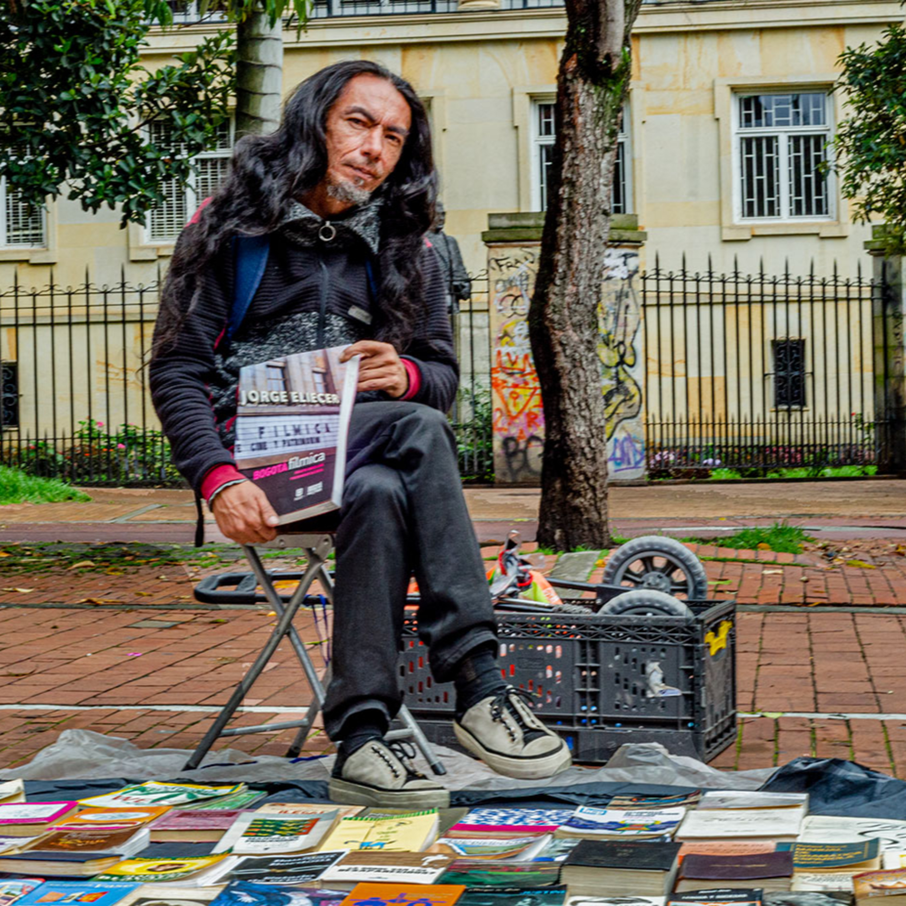 Wilber y su biblioteca pública en el centro cultural bogotano episode artwork