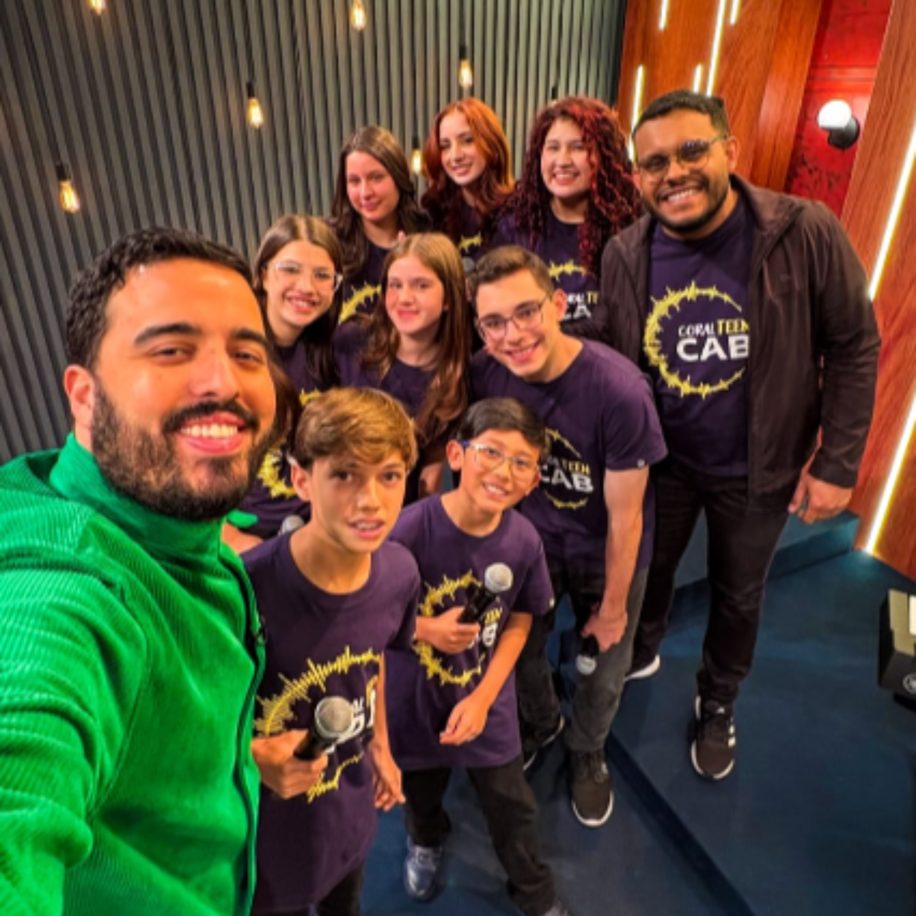 CORAL TEEN CAB: Eles voltam ao programa com novidades! episode artwork