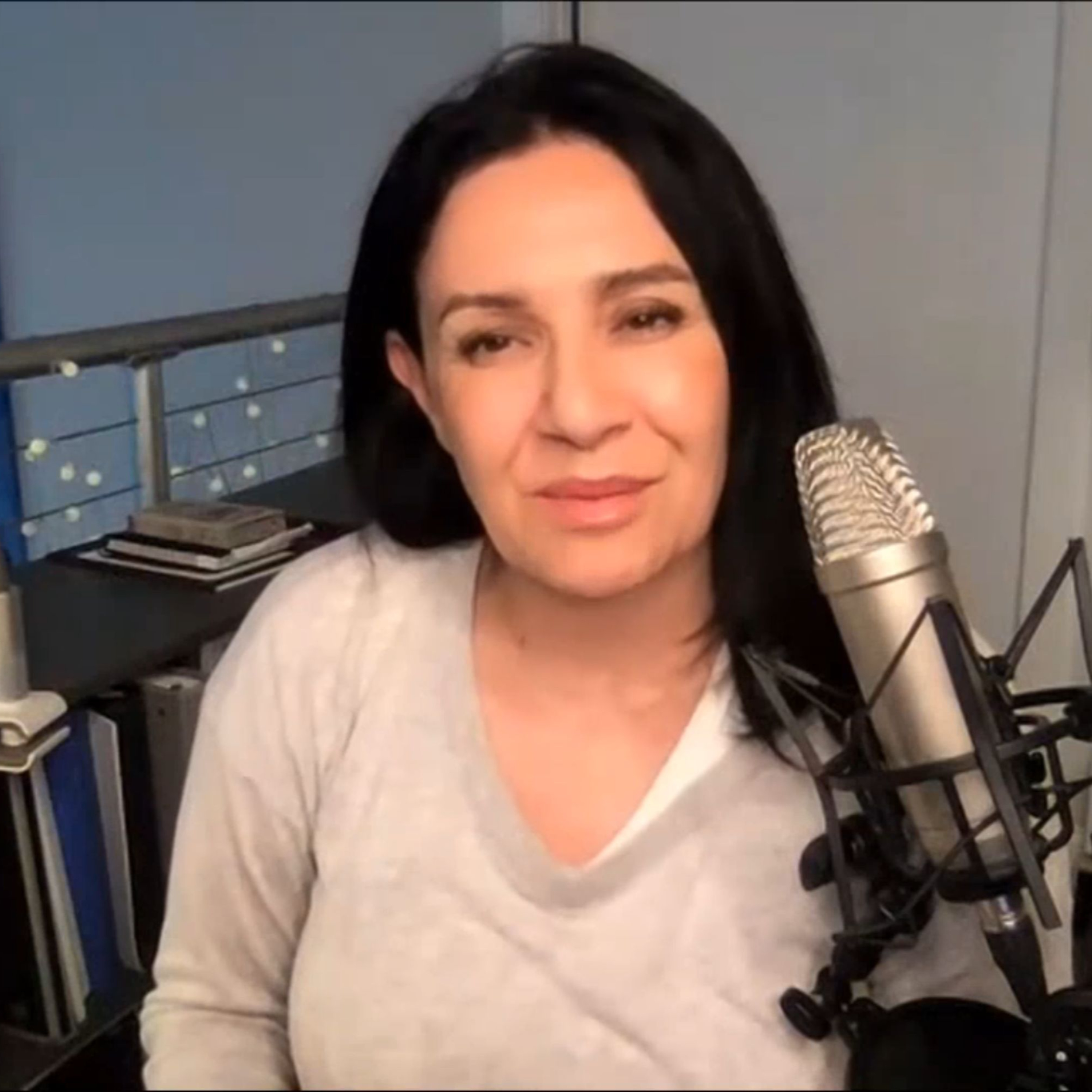 Entrevista con la cantante Roxana Amed episode artwork