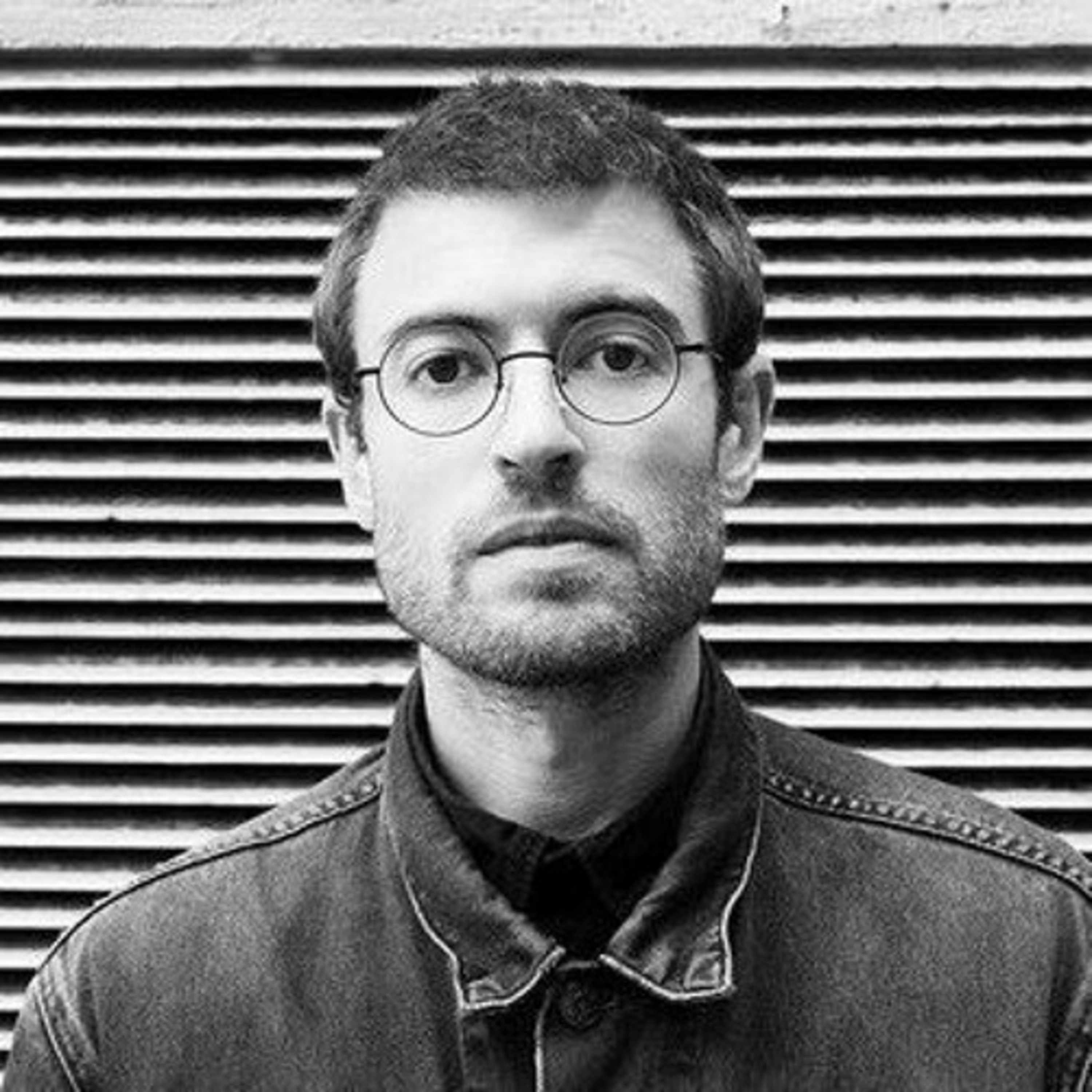 Shellshocked Radio Recommendations - Sydney Valette - PLEASE - great dark electronic darkwave music #sydney #valette #sydneyvalette #please #great #dark #darkwave #electronicmusic #paris #spotify #948