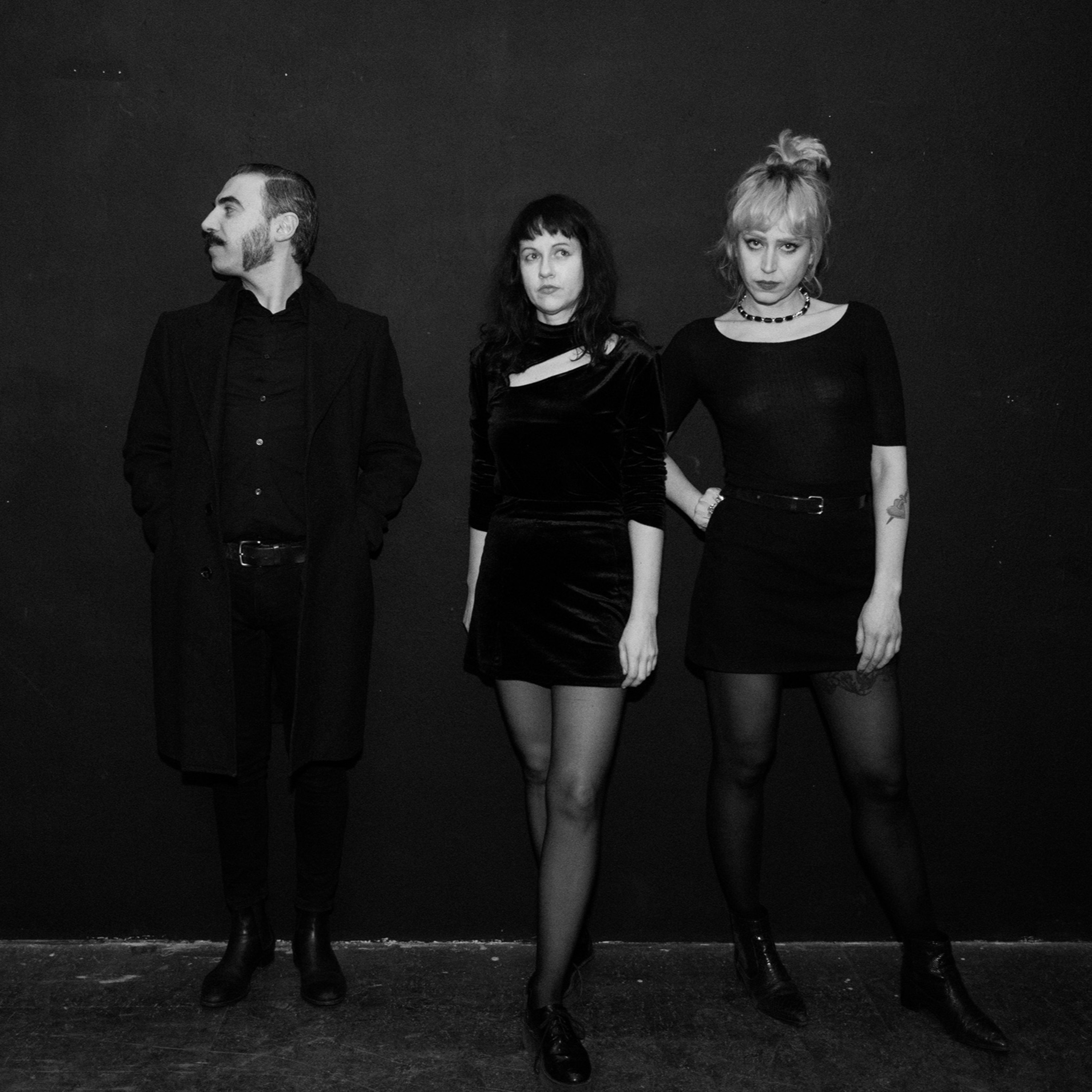 Shellshocked Radio Recommendations - Elektrokohle - Abstand - Berlin Cold Punk / Post Punk Darkwave #elektro #kohle #elektrokohle #abstand #berlin #cold #coldpunk #postpunk #darkwave #coldwave #960