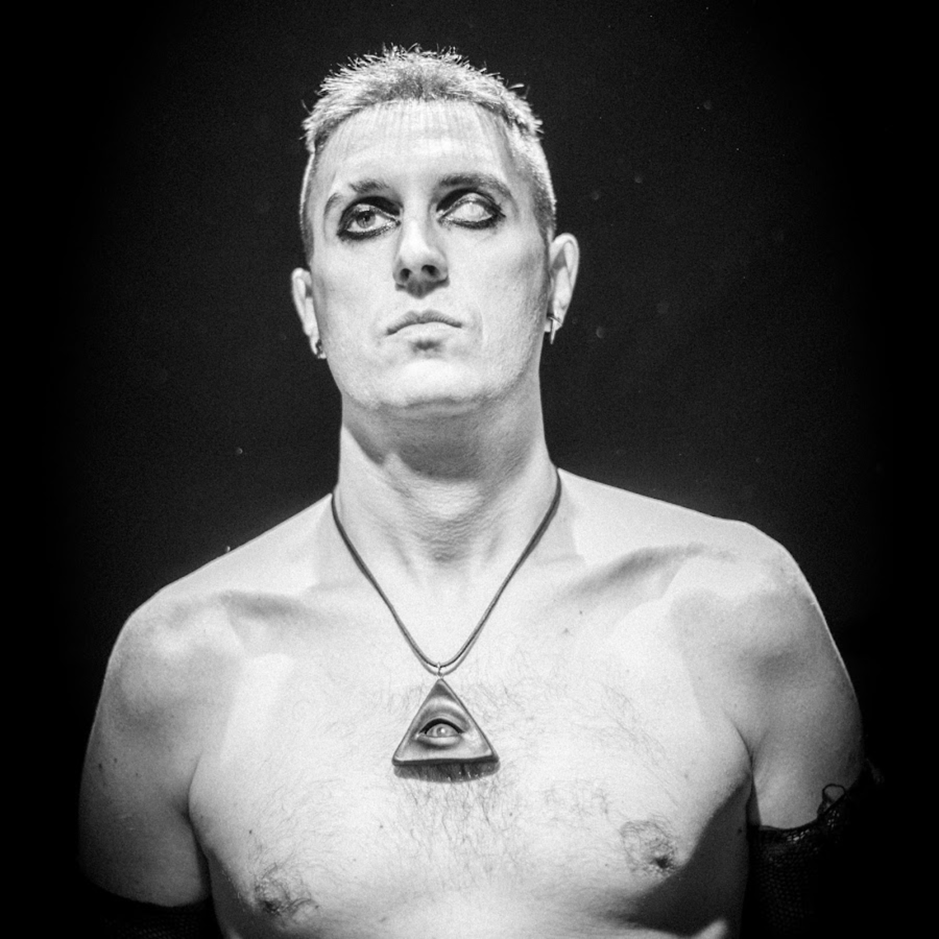 Shellshocked Radio Recommendations - The Hate Club - Leash - Ukrainian Industrial Rock / Metal