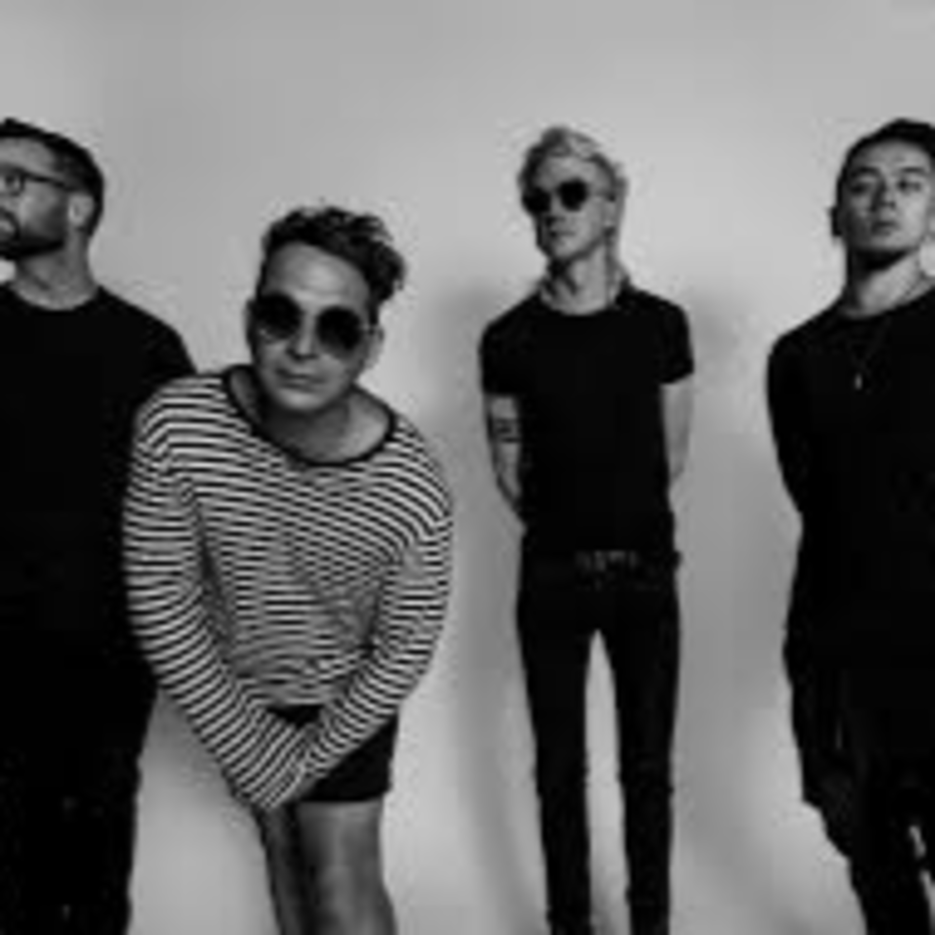 Shellshocked Radio Recommendations - Creux Lies - Frozen - 80's Synthwave / Darkwave / Coldwave / Postpunk