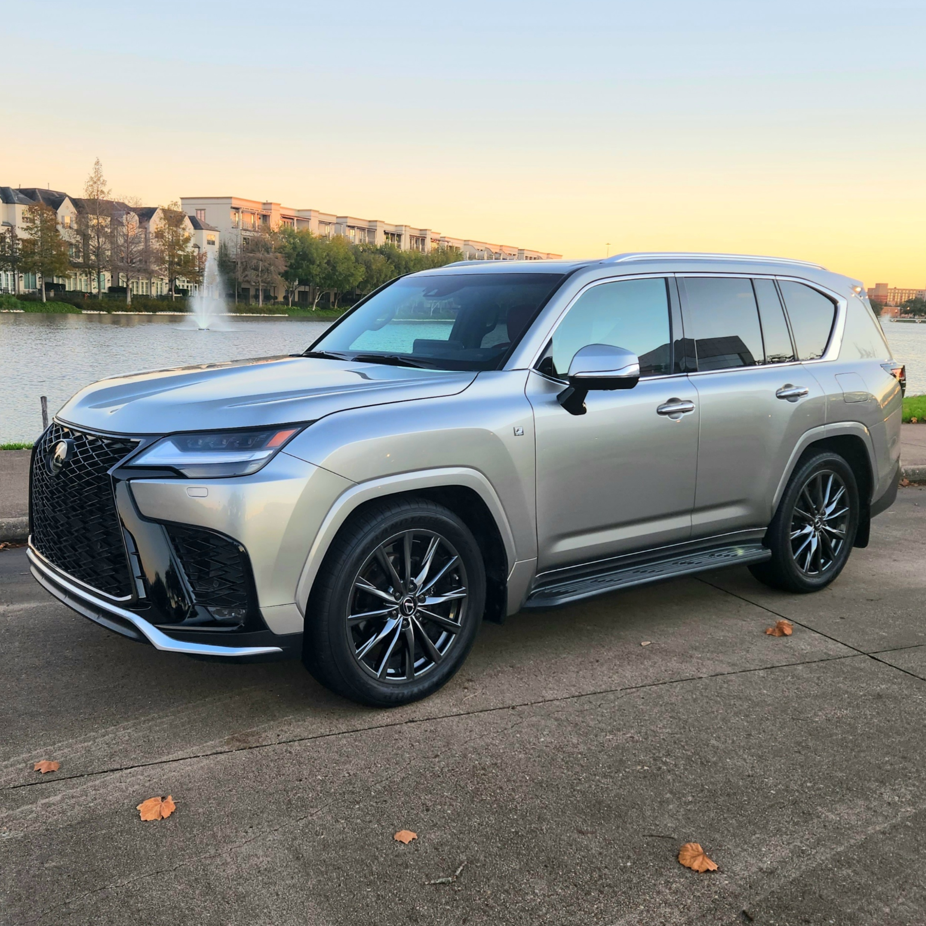 Auto Review: 2022 Lexus LX600 F Sport episode artwork