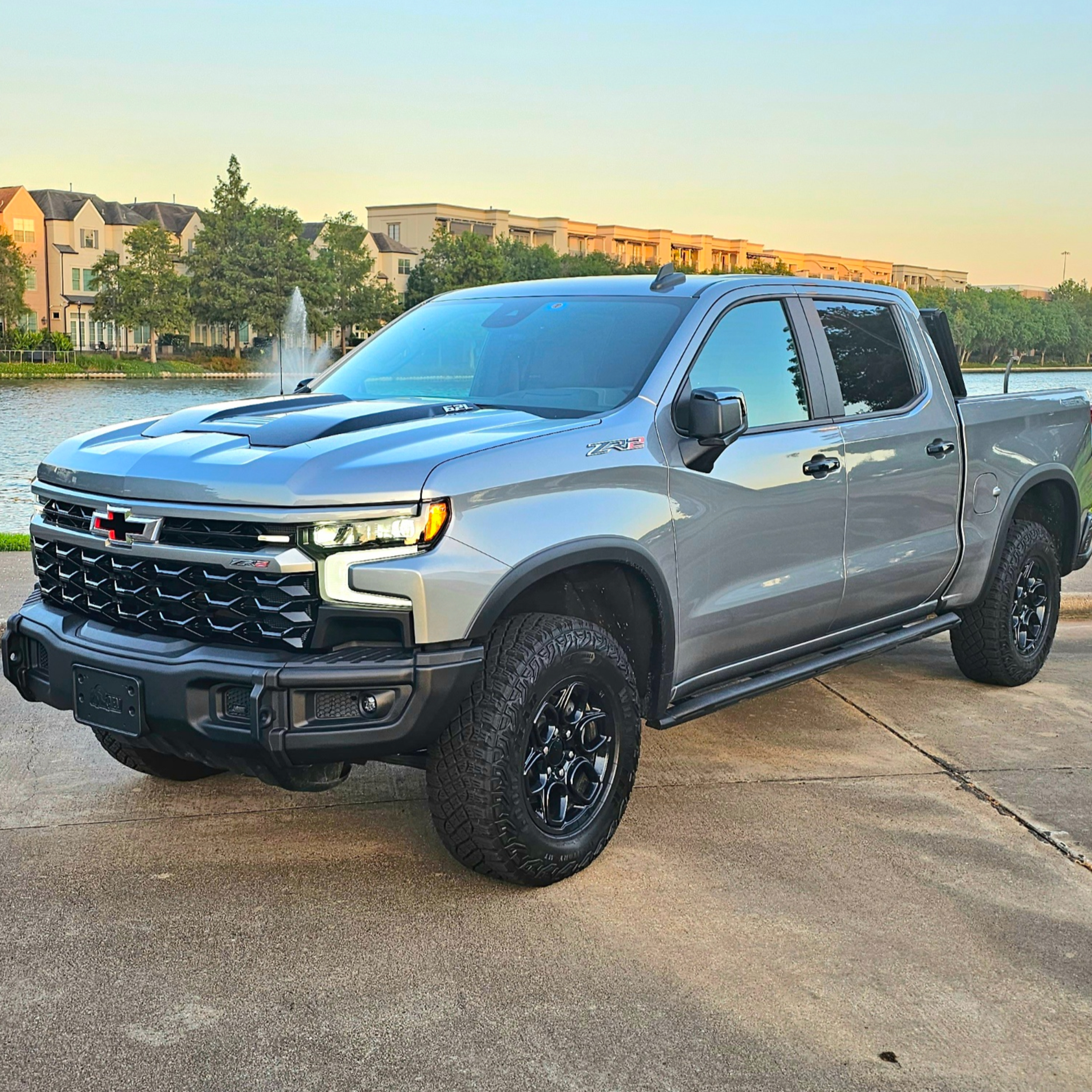 Auto Review: 2023 Chevy Silverado 1500 ZR2 Bison episode artwork
