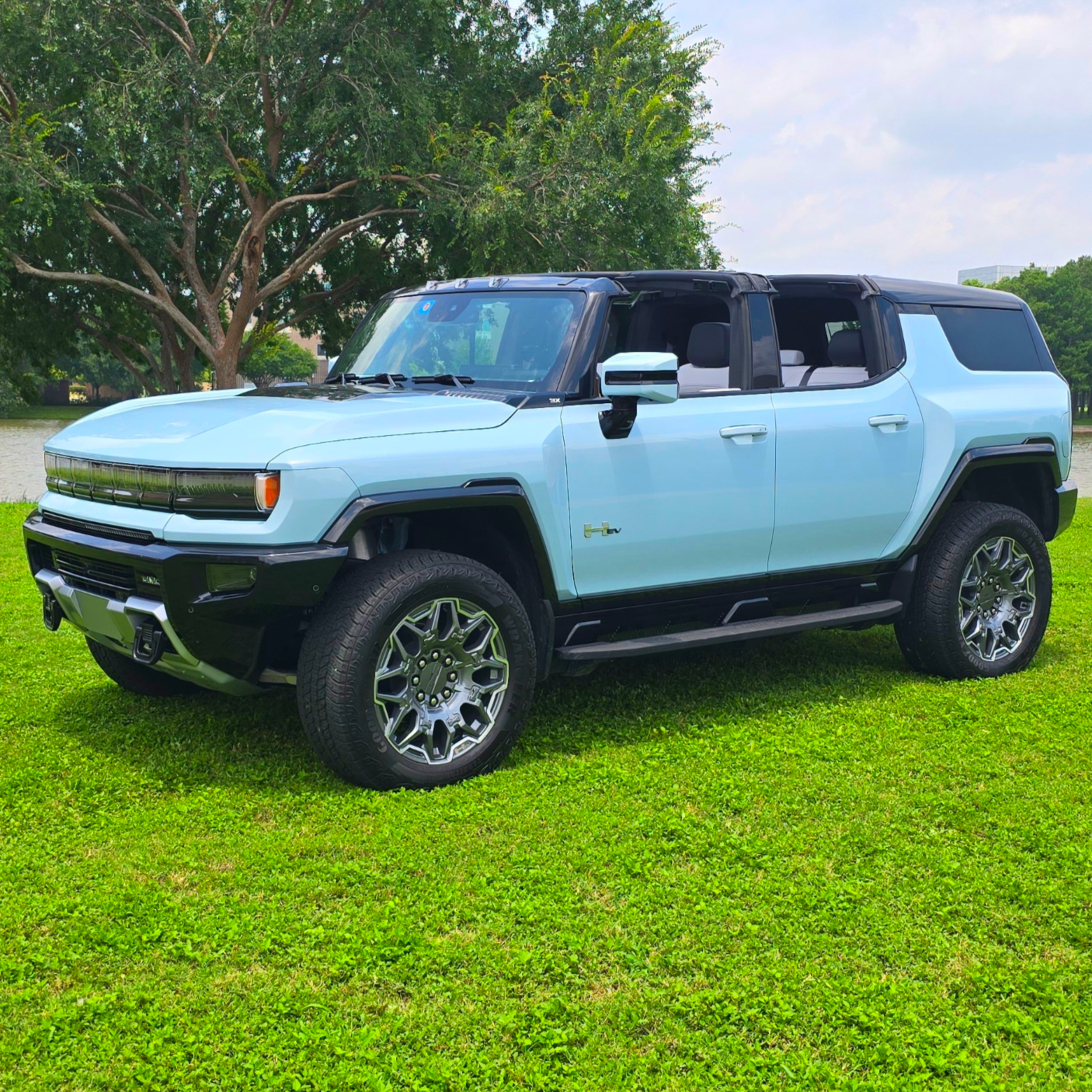 Auto Review: 2024 GMC Hummer EV 3X episode artwork