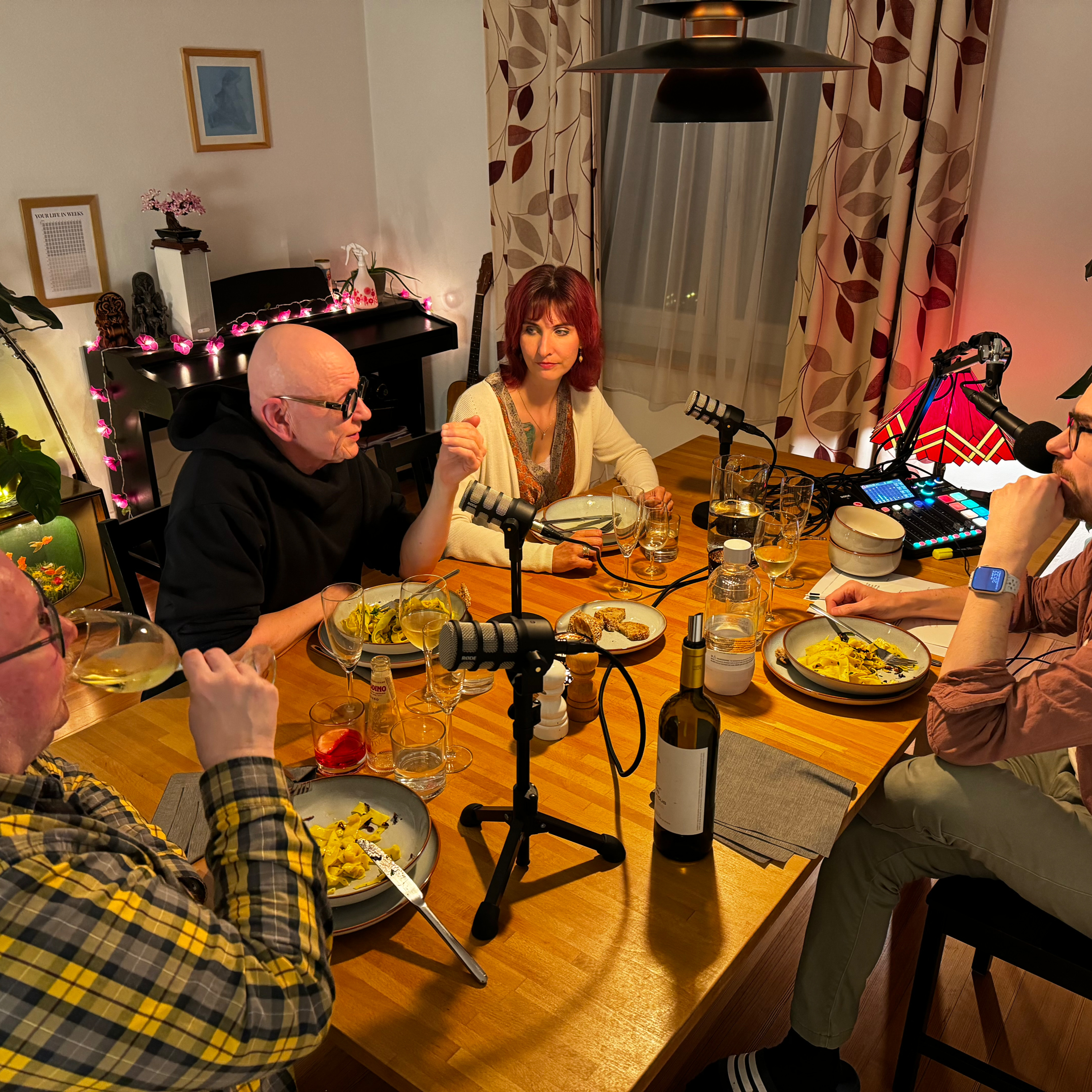 QueerUp Radio Family Dinner #1 | Ganzer Podcast