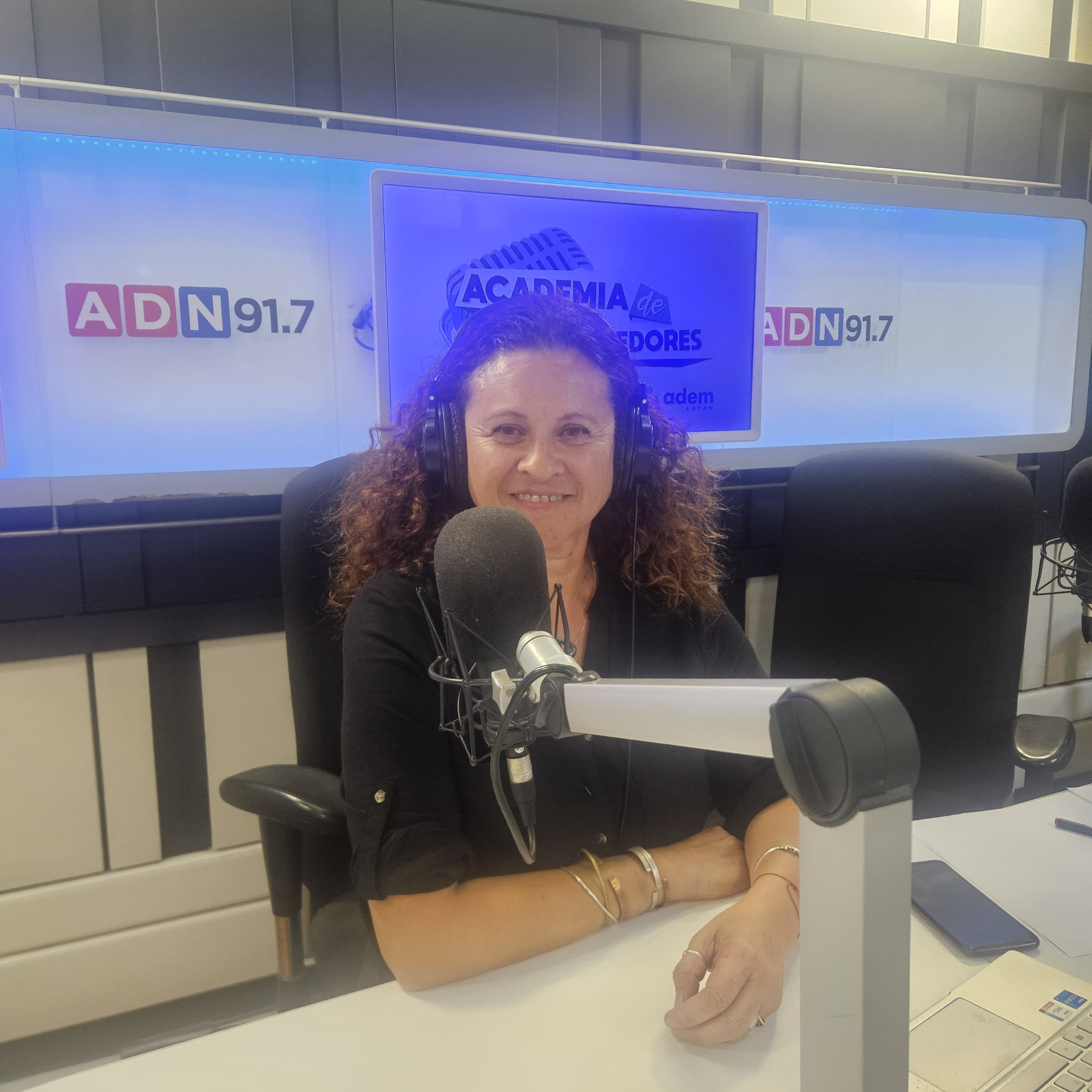 Clases útiles, entretenidas y cortas para potenciar tu negocio | ademLatam