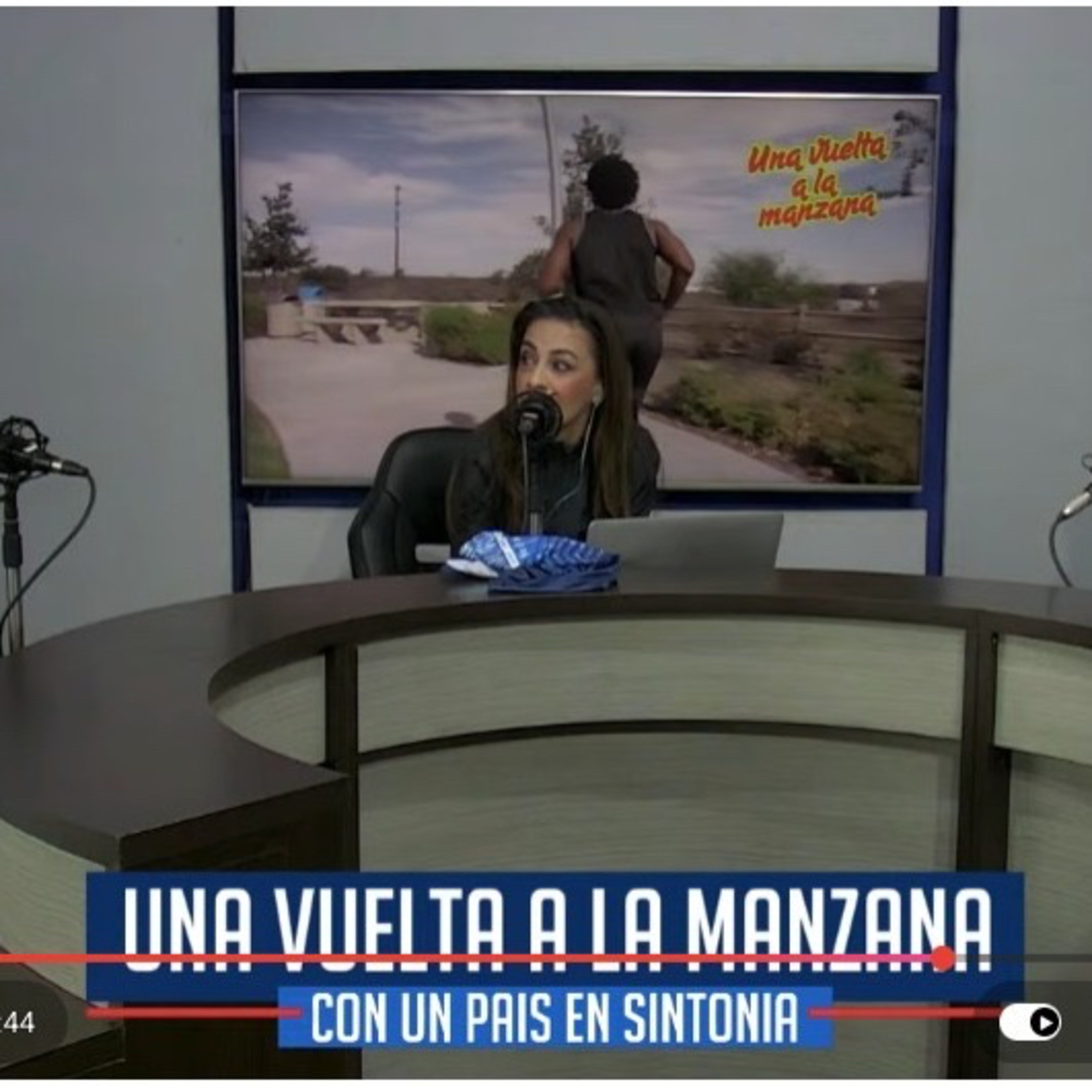 Portada de OTRA VUELTA A LA MANZANA 🍎