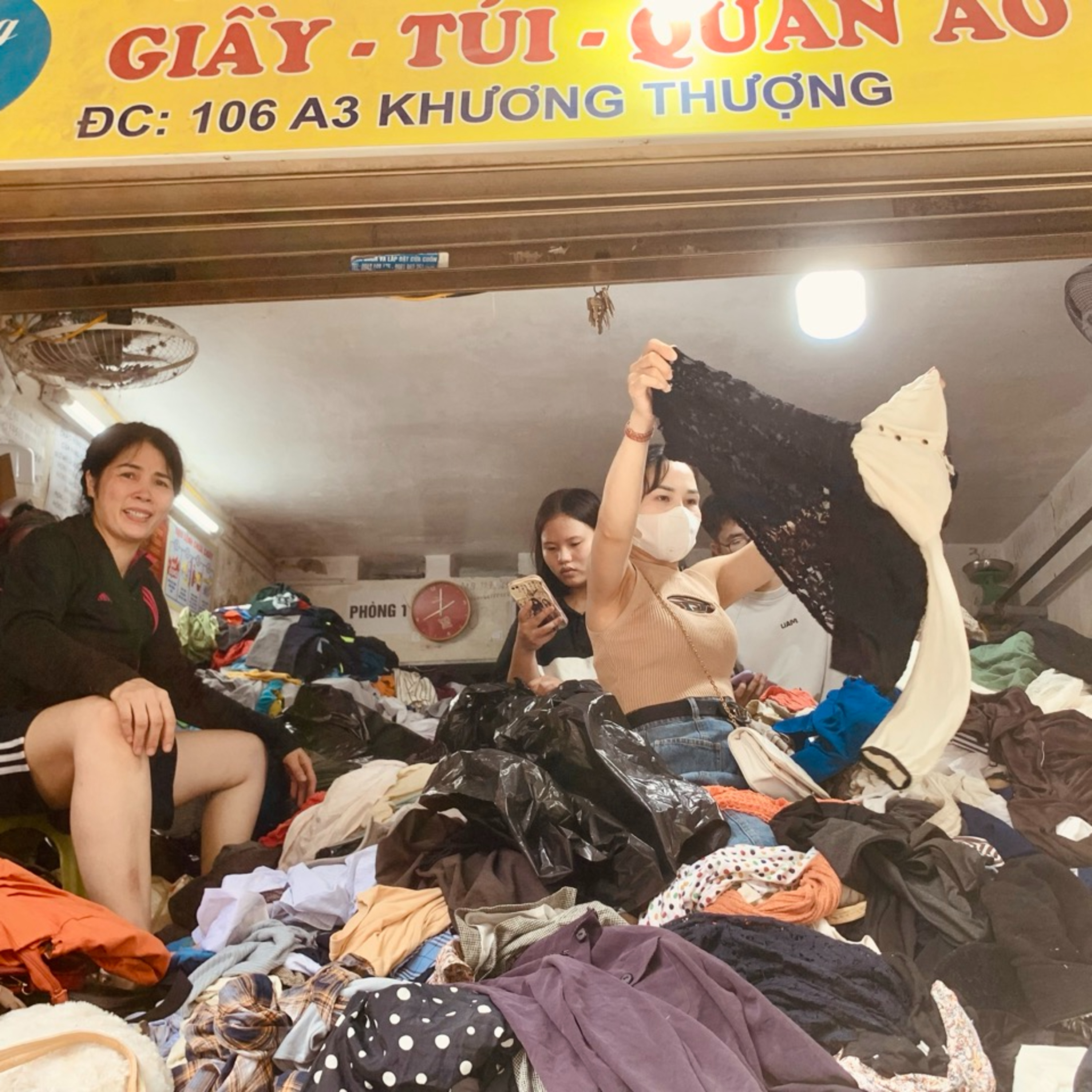 Bộ hành qua phố: Săn hàng thùng episode artwork