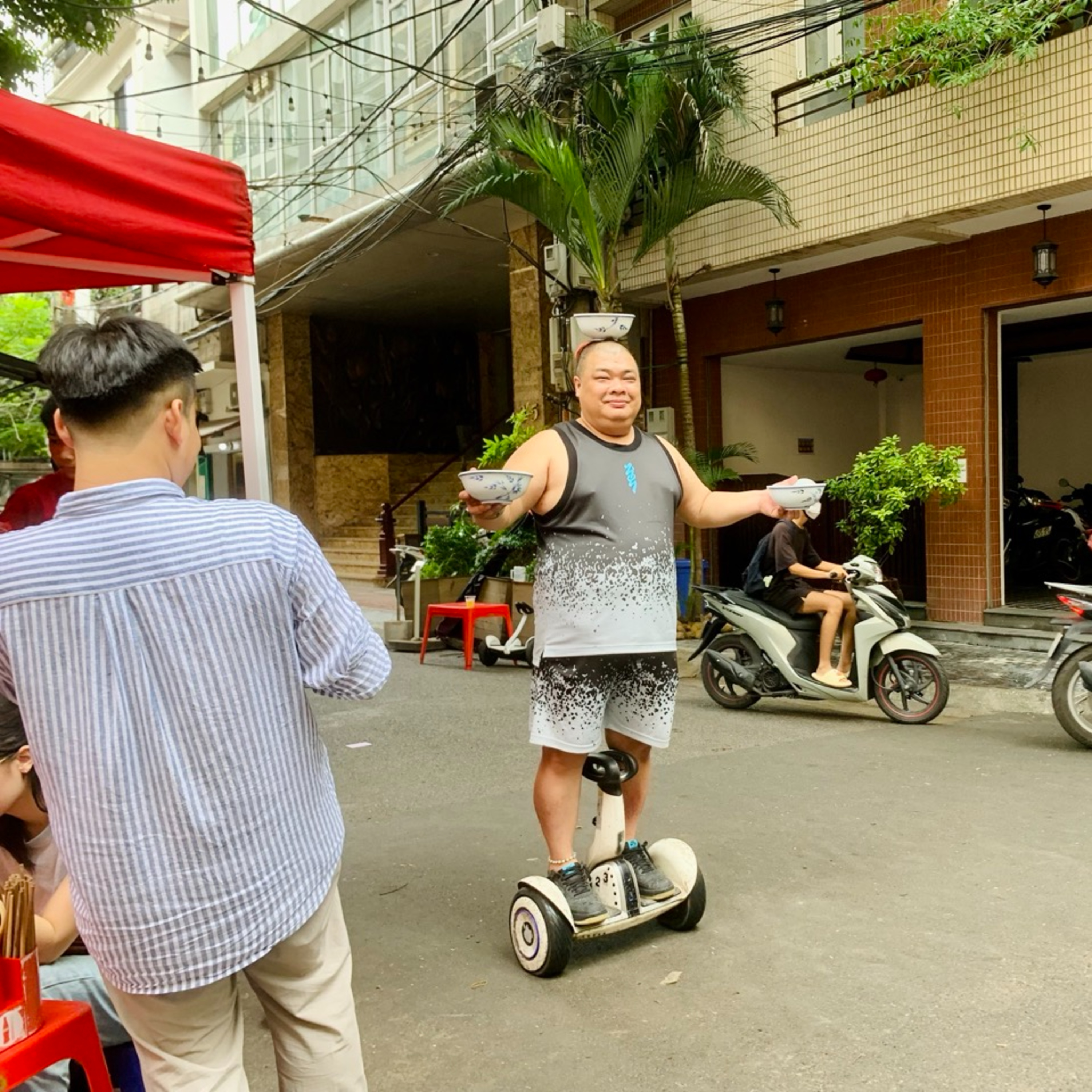 Bộ hành qua phố: Phở xe điện episode artwork
