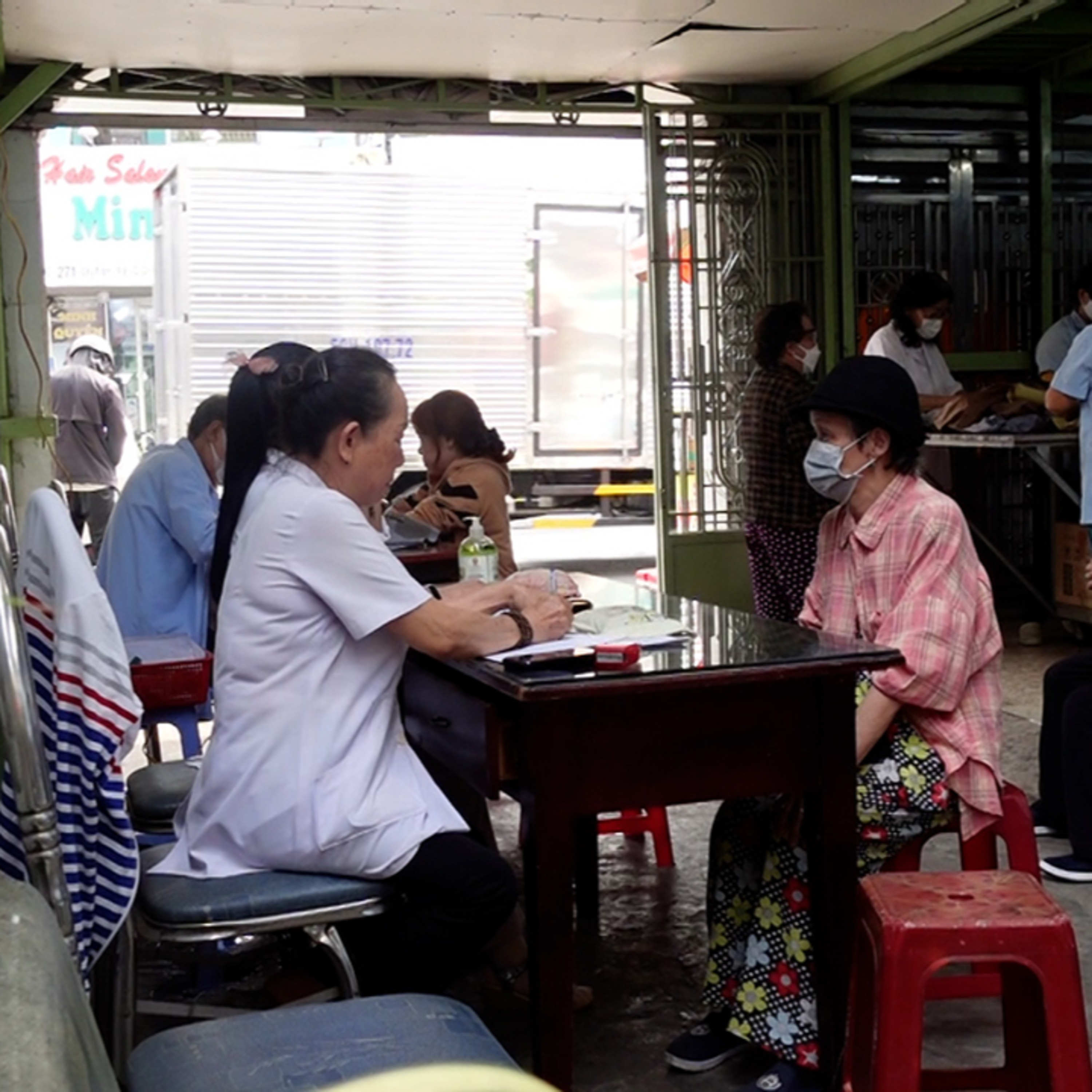 Thầy thuốc của những người nghèo episode artwork