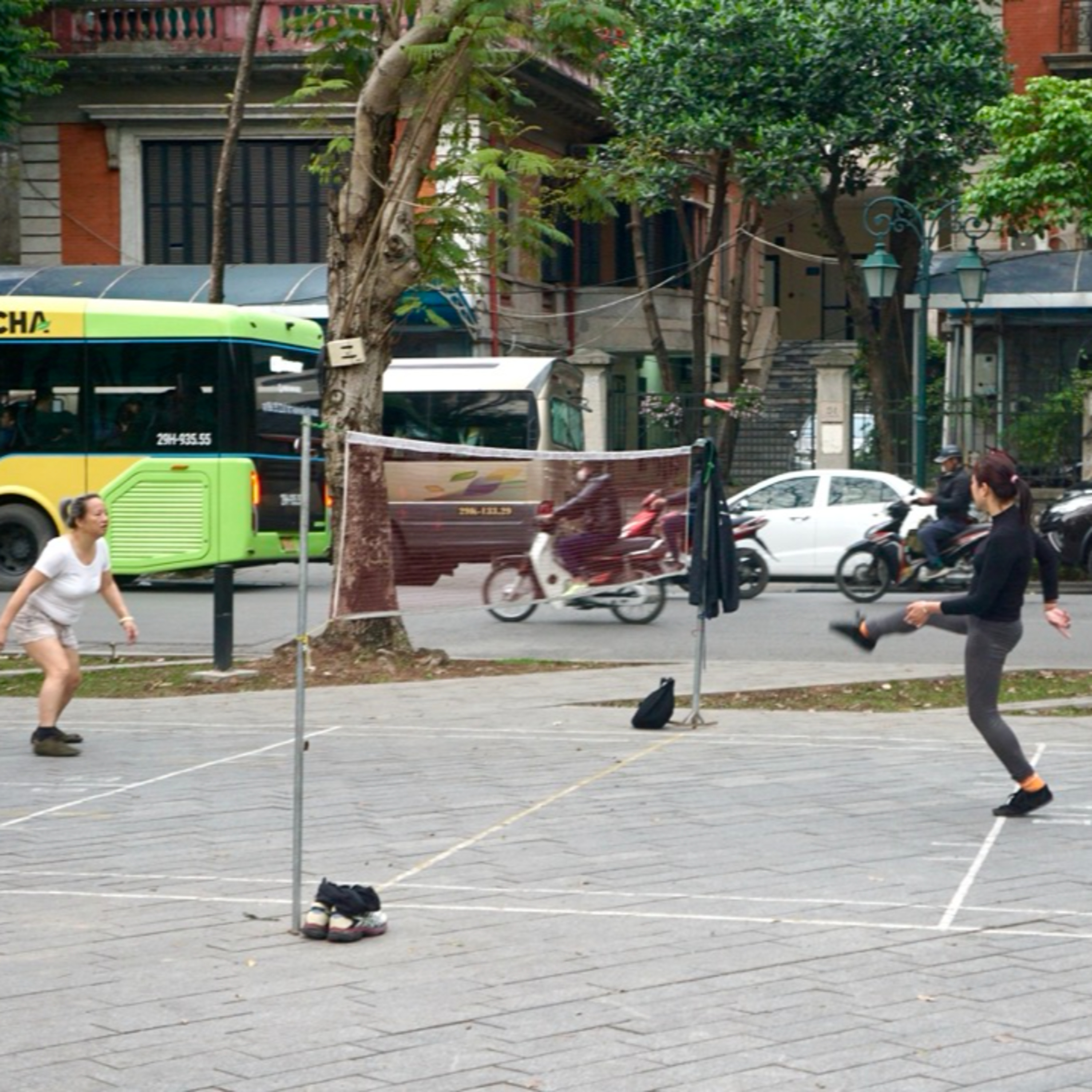 Bộ hành qua phố: Theo nhịp cầu bay episode artwork