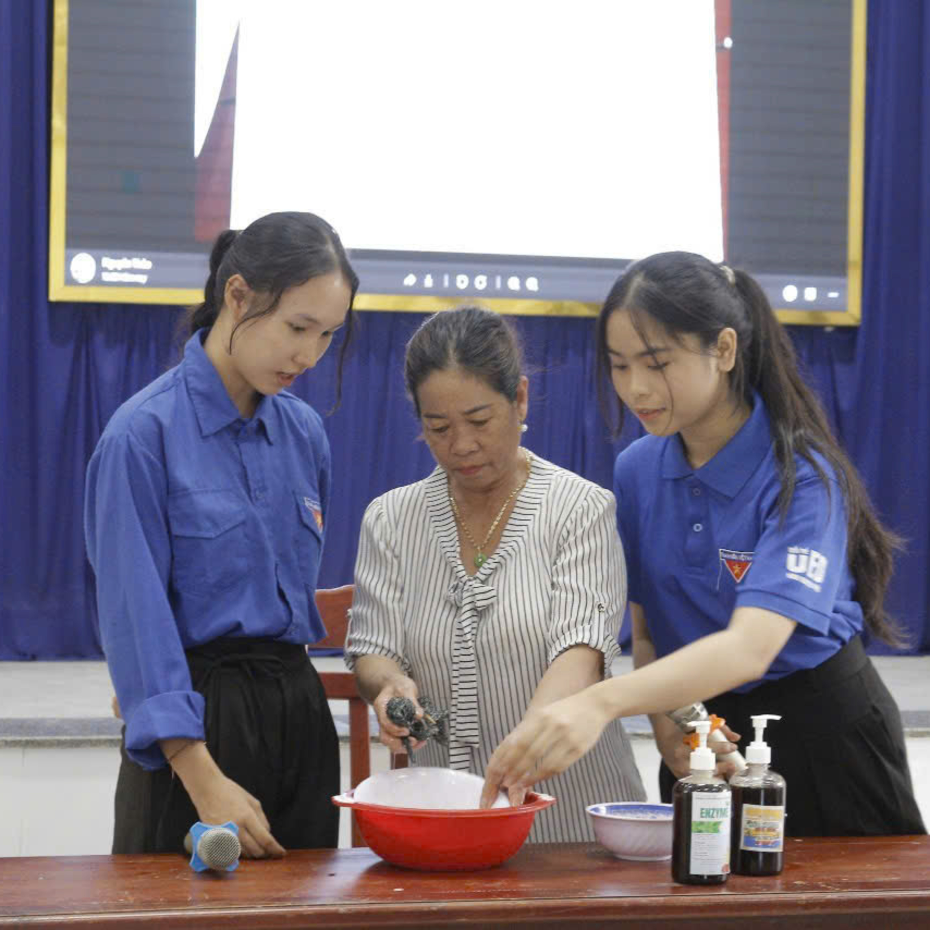 "Biến" rác hữu cơ thành dung dịch tẩy rửa đa năng episode artwork