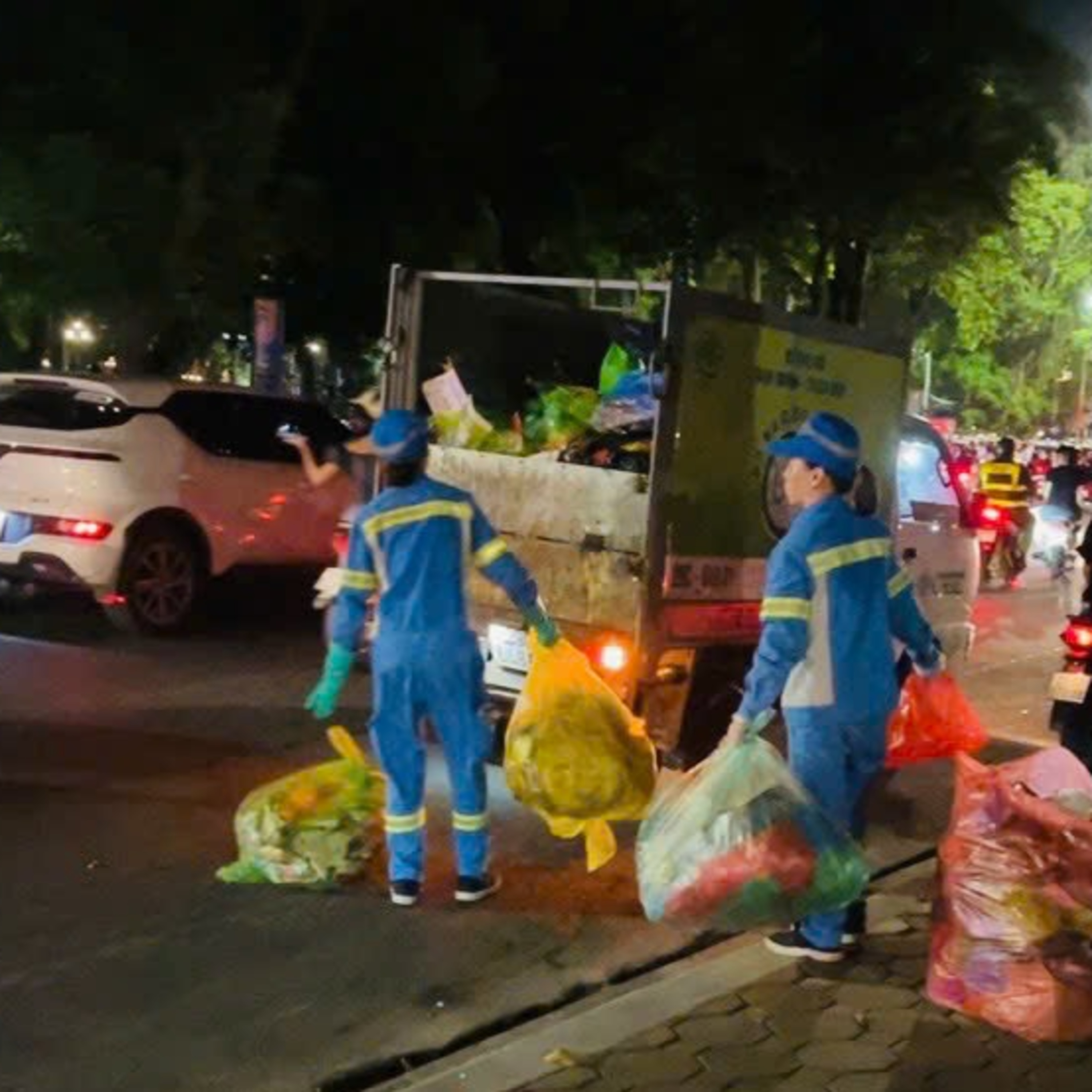 Hà Nội tăng cường vệ sinh môi trường cho ngày đại lễ episode artwork