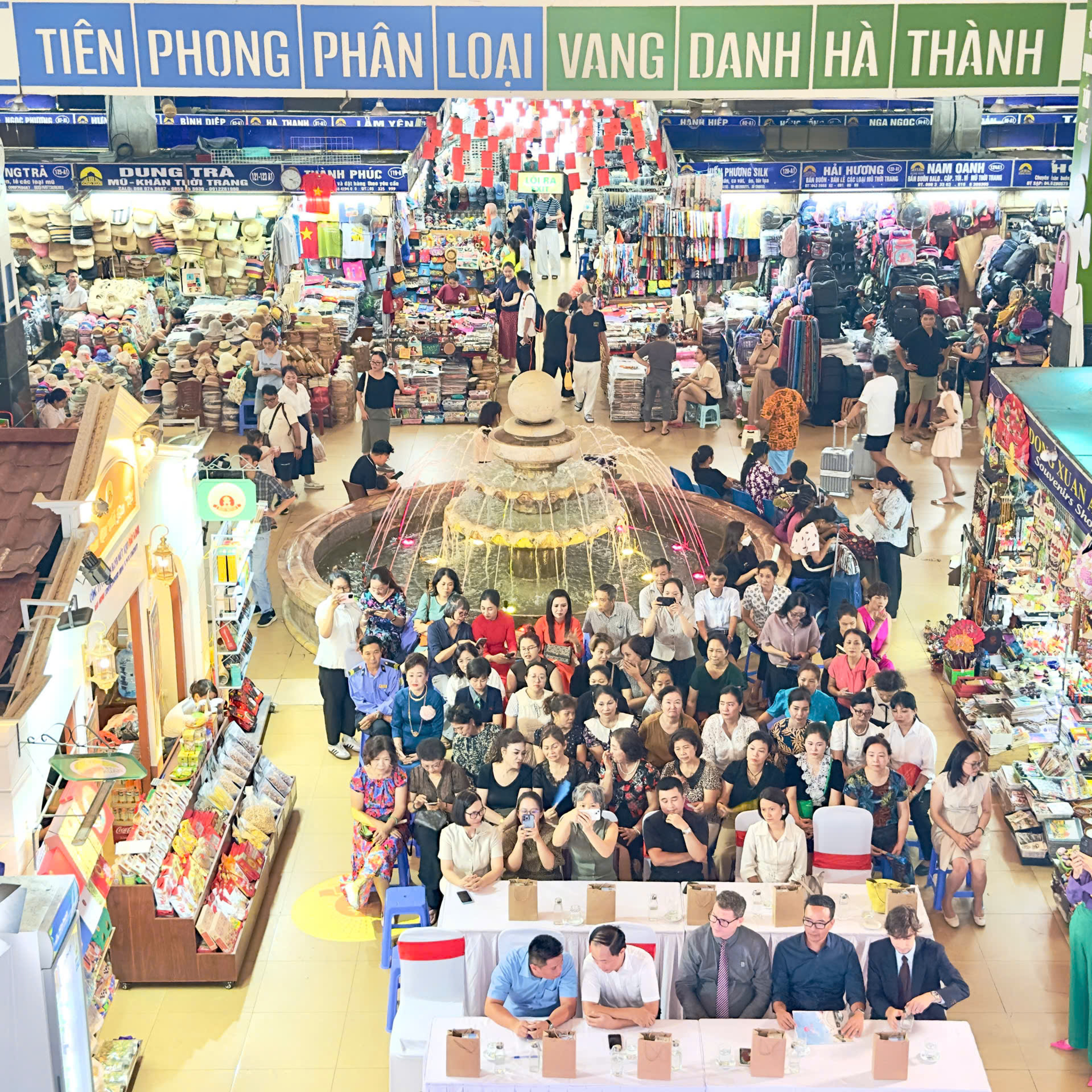 Chợ Đồng Xuân chuyển mình thành "đệ nhất chợ xanh"