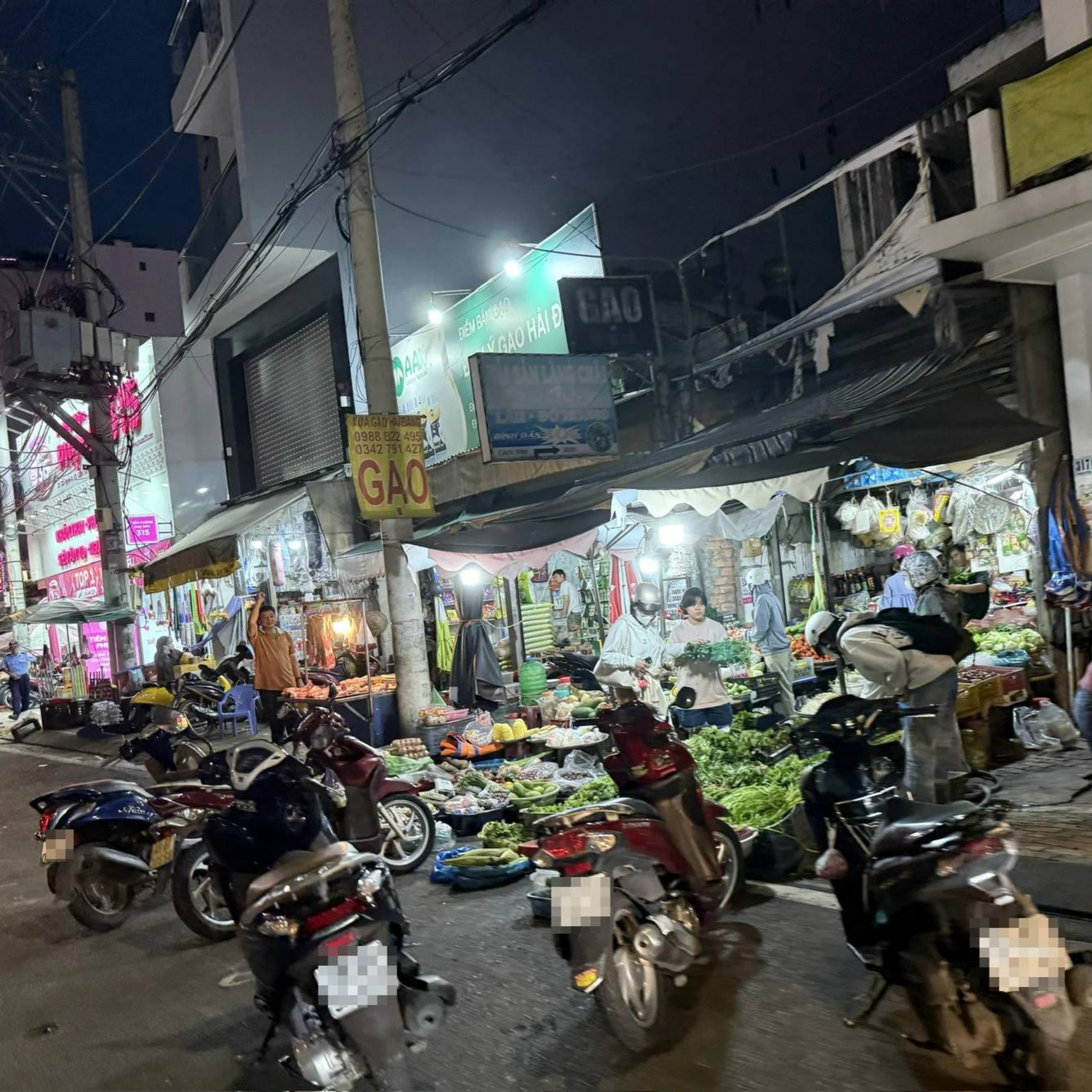 Tuyến đường Nguyễn Xí: Ngột ngạt trong nước thải và chợ tràn xuống đường. episode artwork