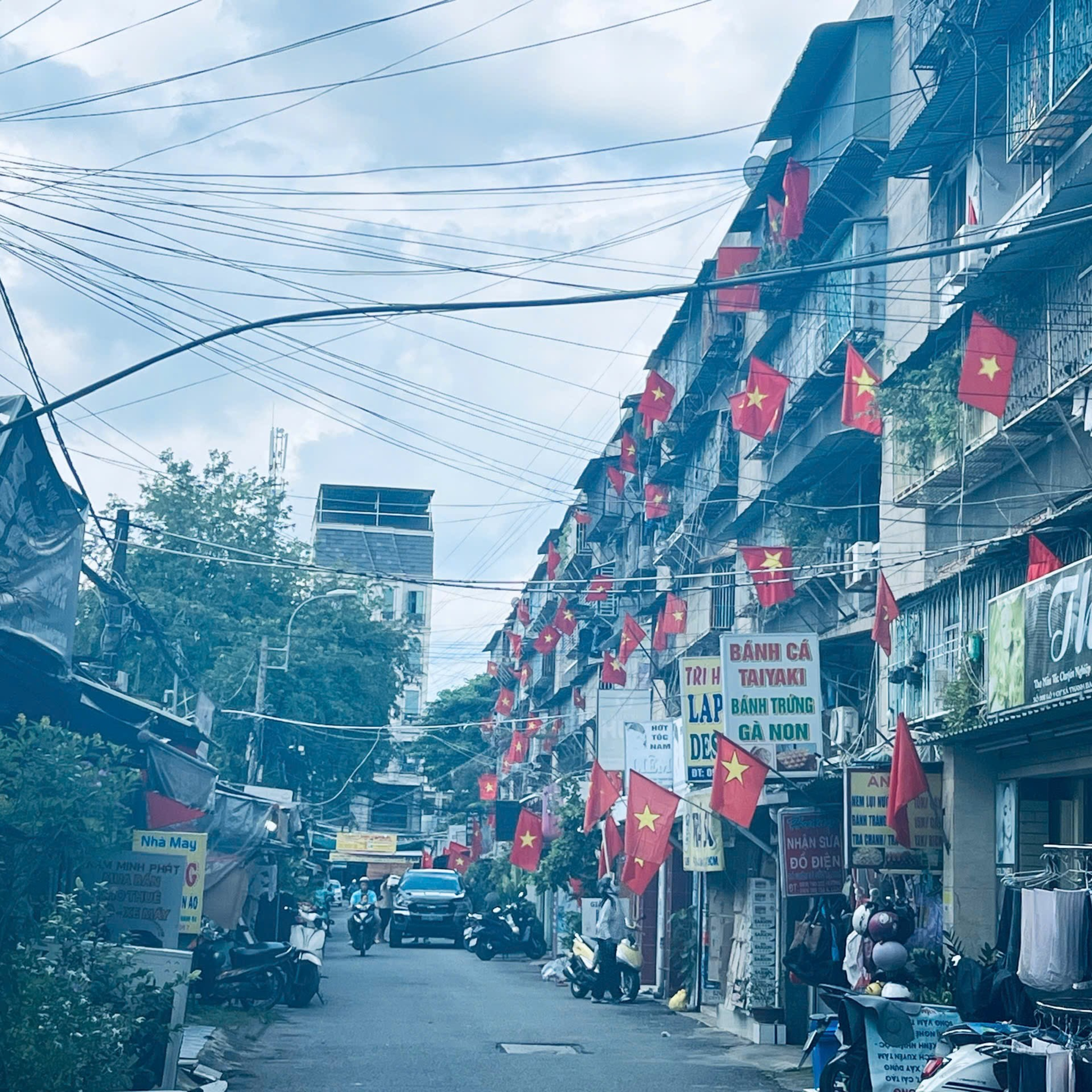 Sài Gòn sống và yêu: Một ngày rong ruổi qua những khoảng lặng của ký ức episode artwork