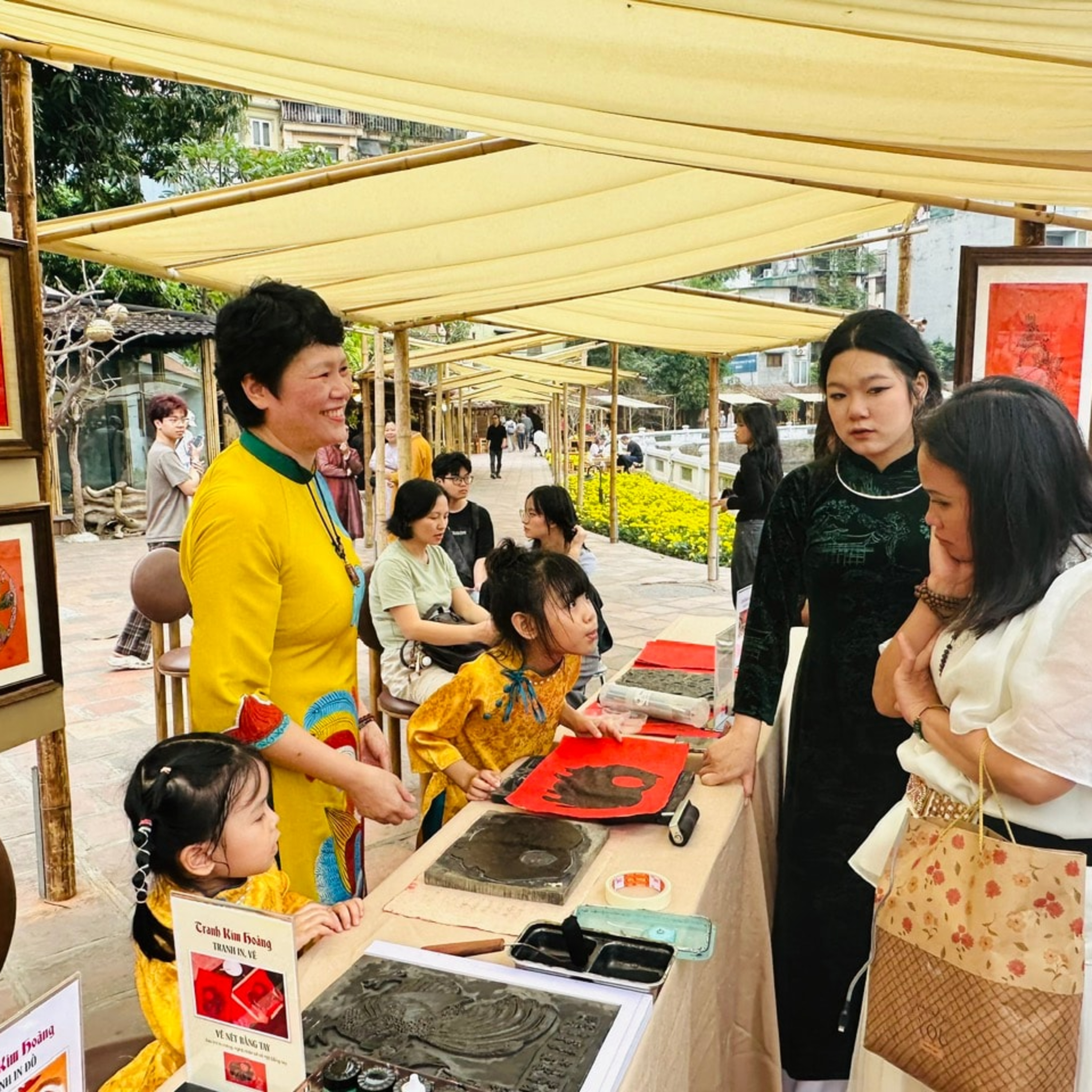 Hà Nội sống và yêu: Dòng chảy bản sắc nơi Hồ Văn - Khi truyền thống chạm vào sáng tạo episode artwork