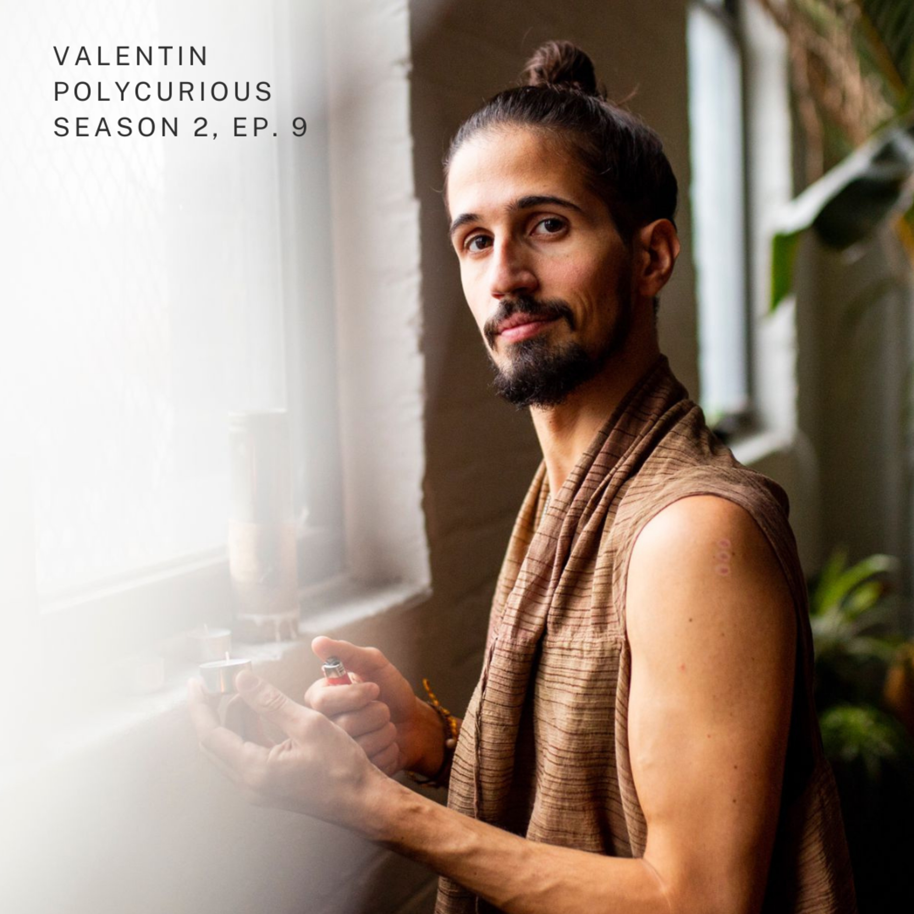 22. Intimacy, Mental Health and Communicating Desires with Valentin (Awake and Sexy)