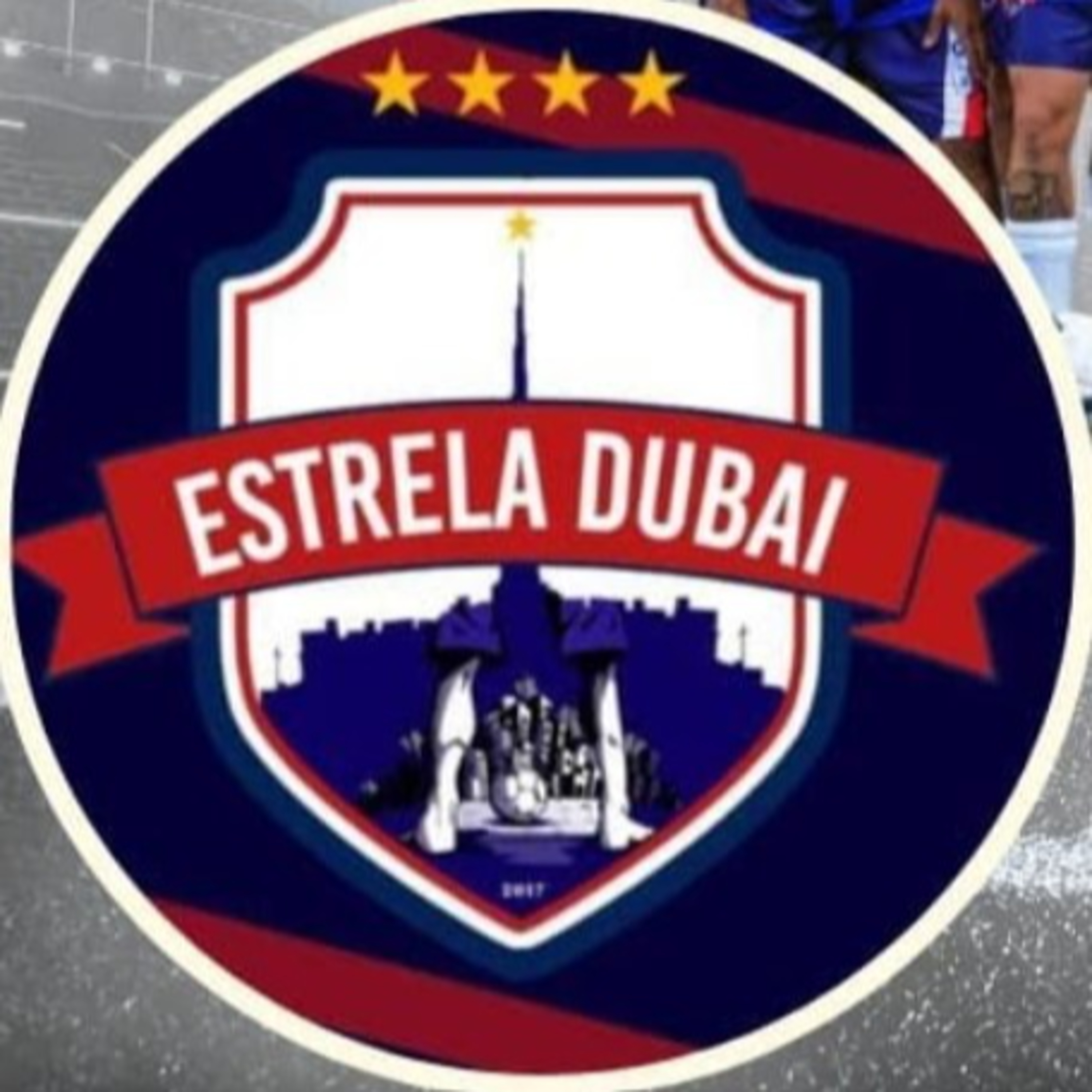 Resenha Fora da Curva