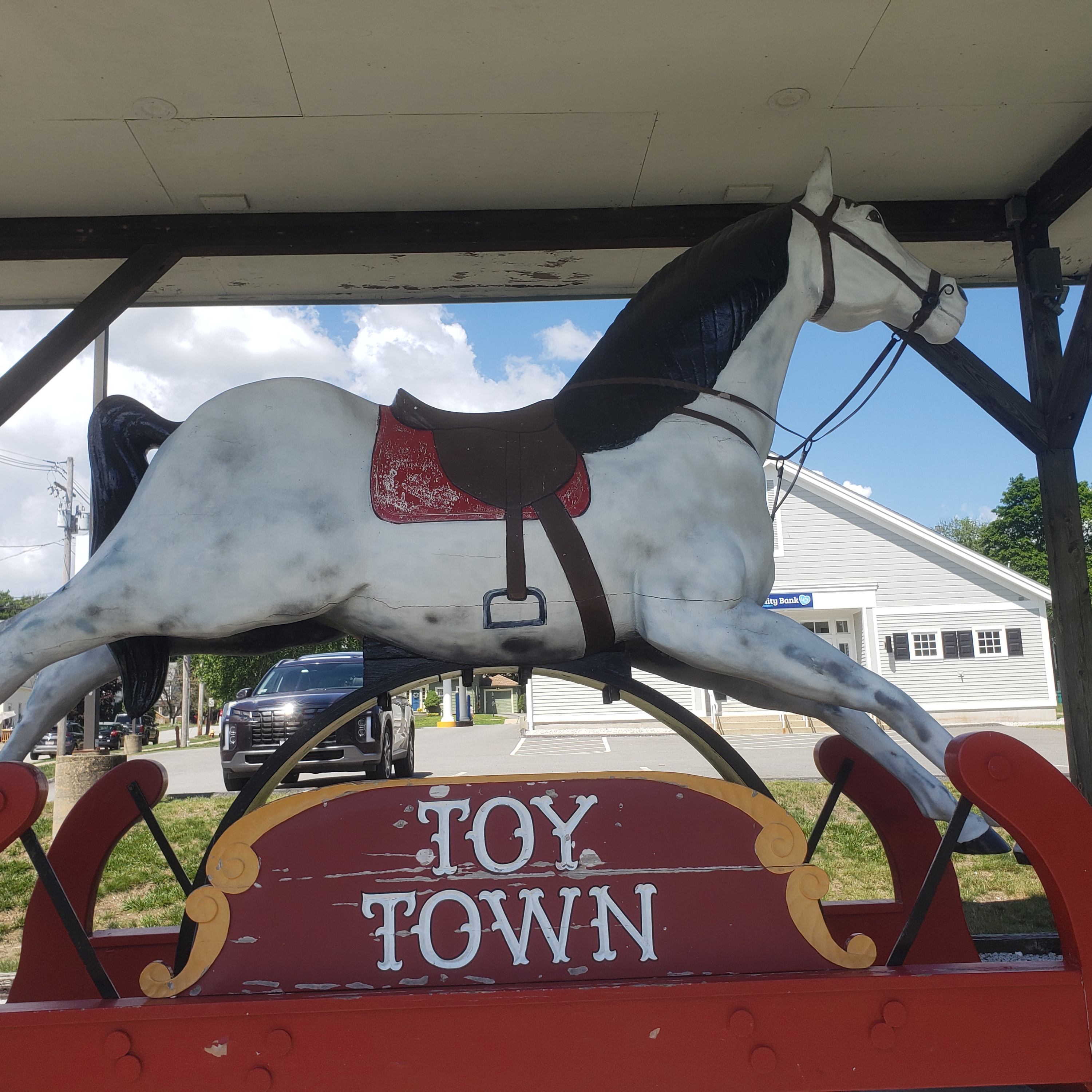 Toy Town, Mass. E132 episode artwork