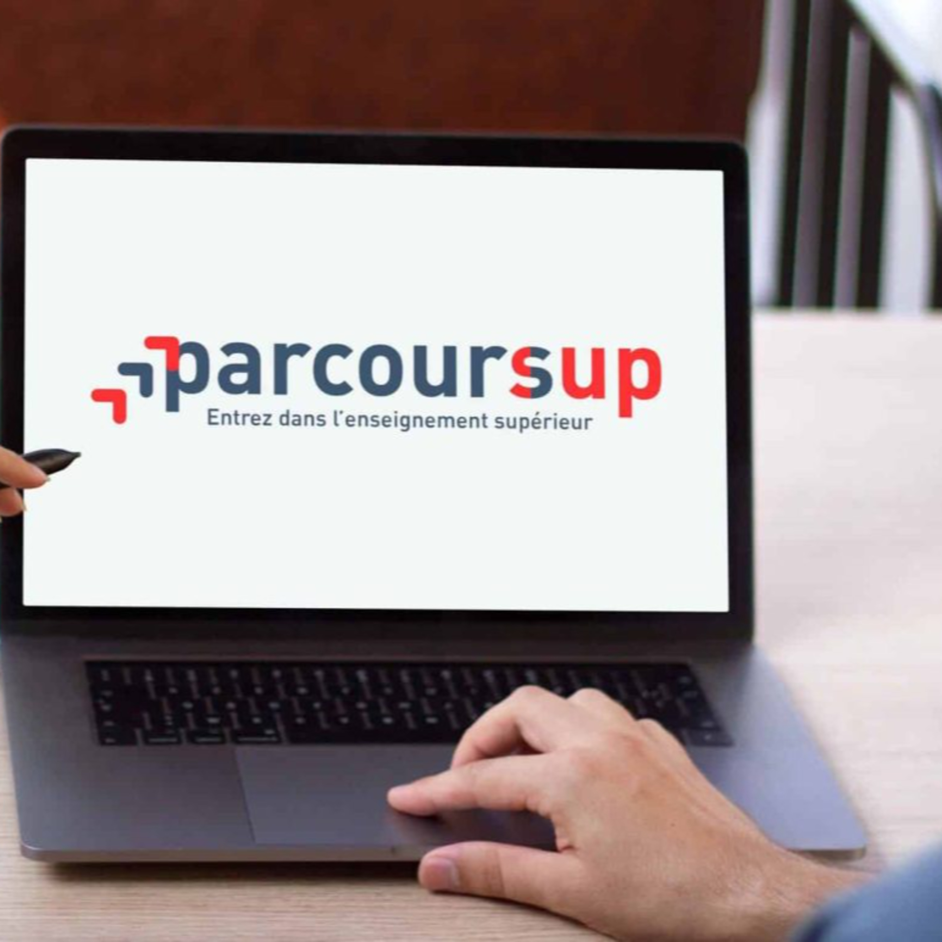 RJR (Radio Jeunes Reims). French radio station. FM & DAB+