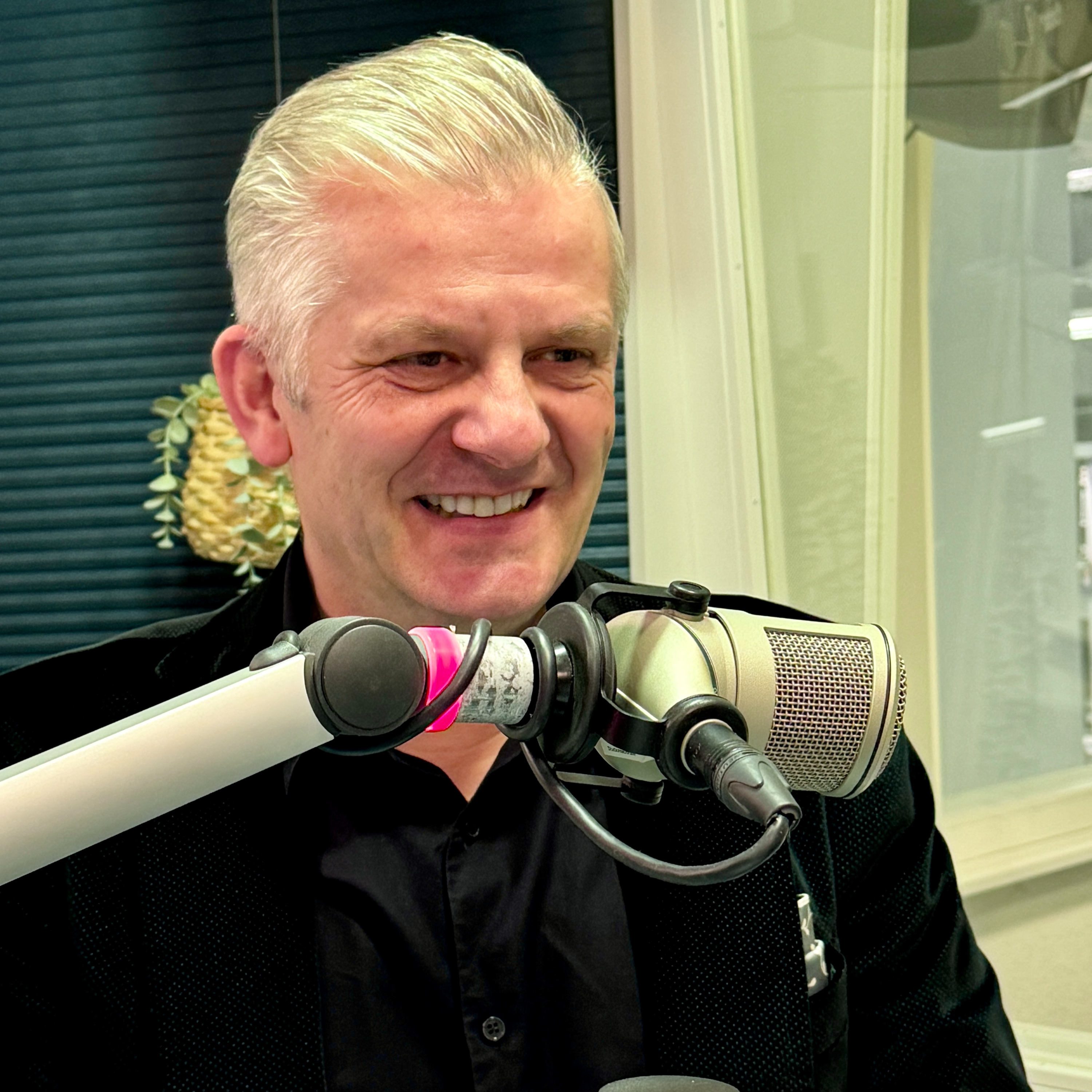Rainer Maria Salzgeber: «Zwischen Job und Familie hat nicht mehr viel Platz!» episode artwork