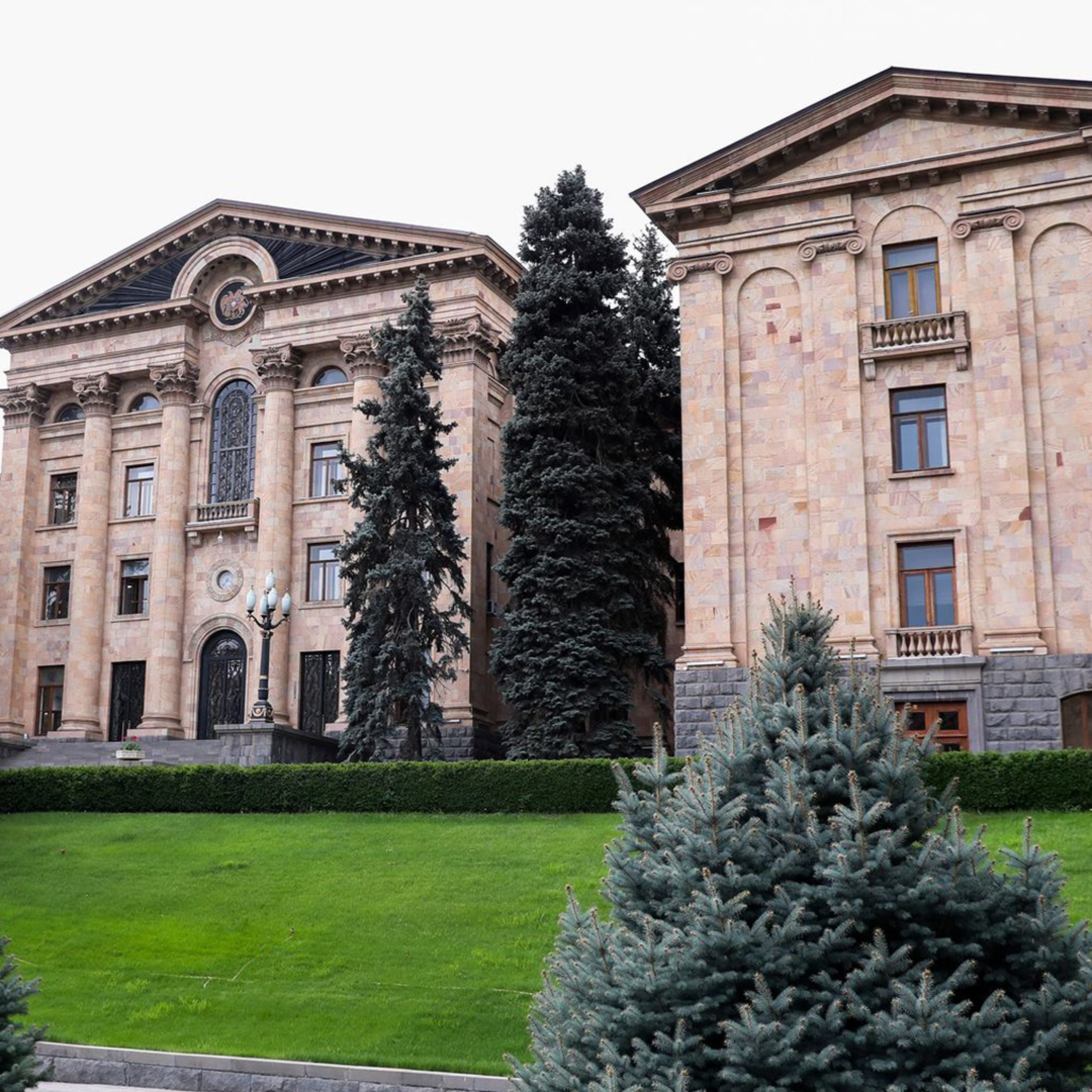 Government may bypass parliament to constitutional referendum