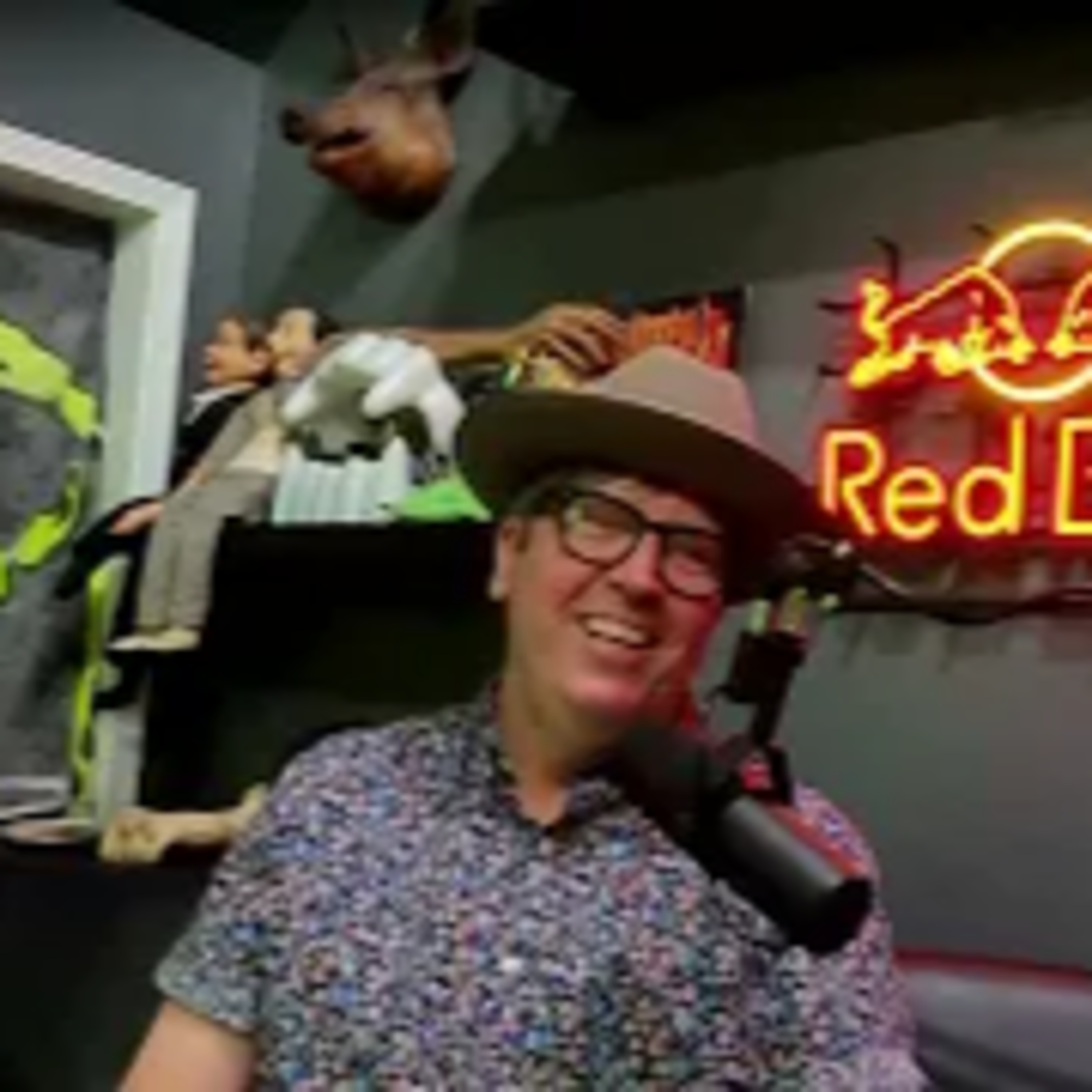 TALKIN\' SHIT WITH SYD