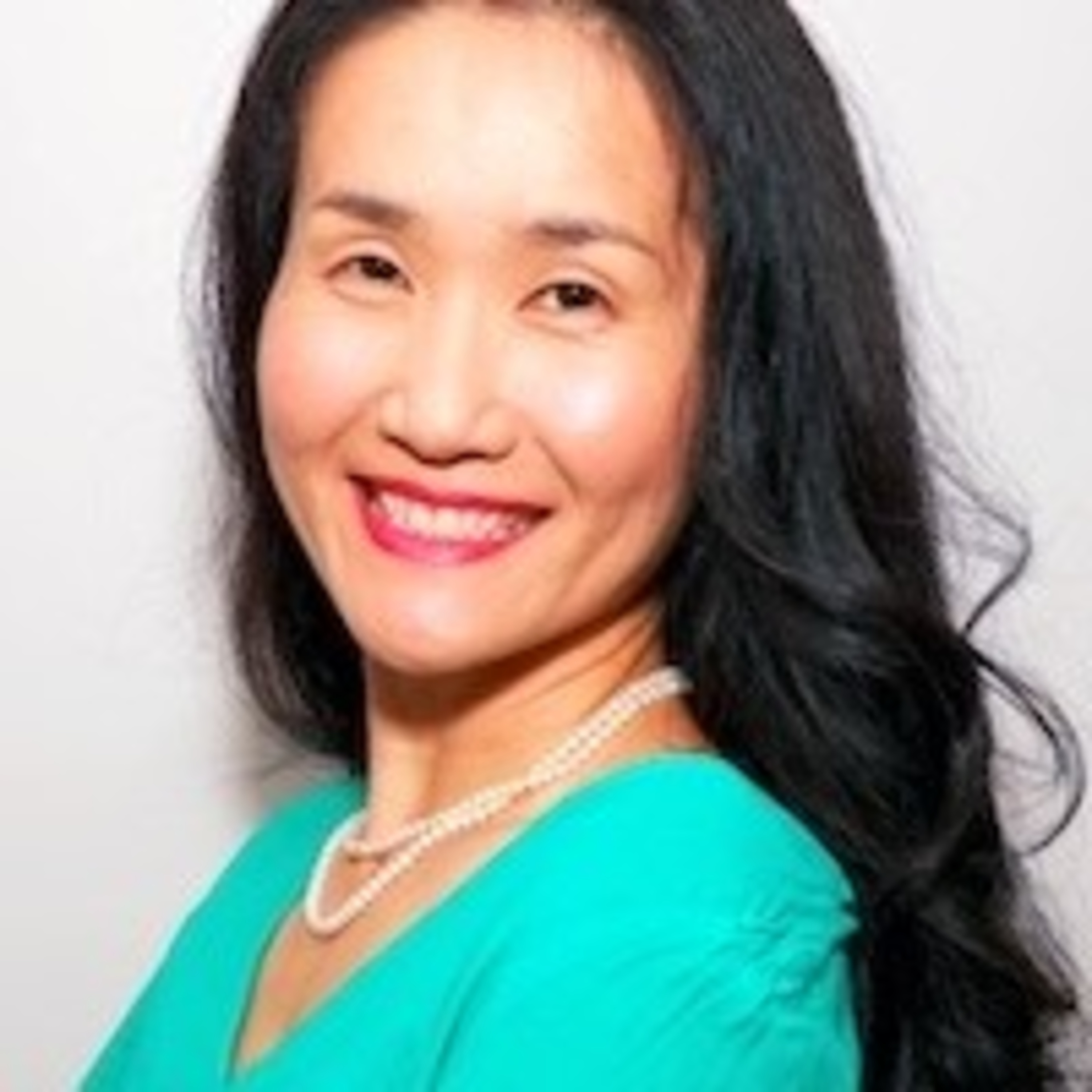 【完全比較】クリアな発音 vs こもった発音。「喉」を開くだけで英語は劇的に変わる！