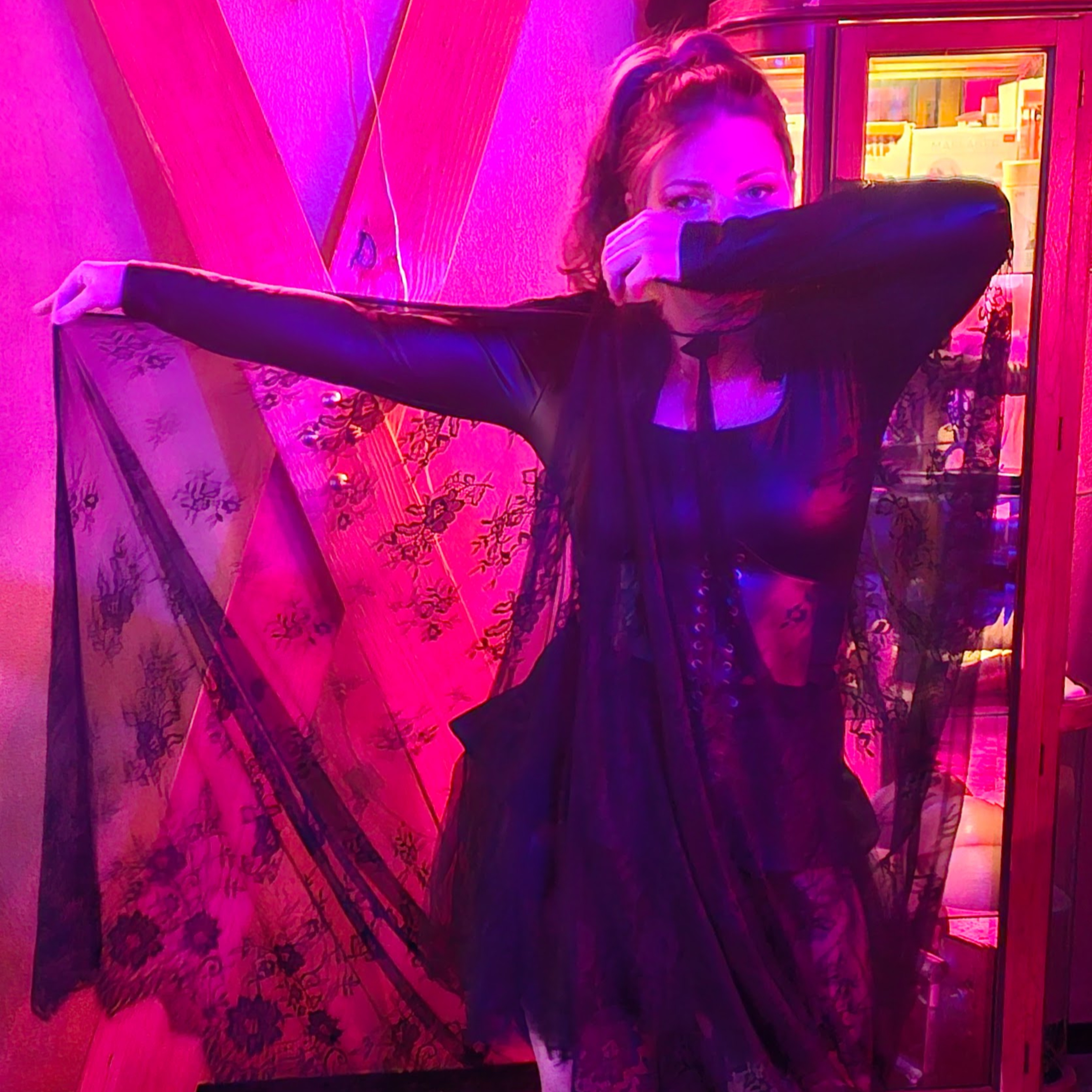 AN INTERVIEW WITH A CROSSDRESSER - 
