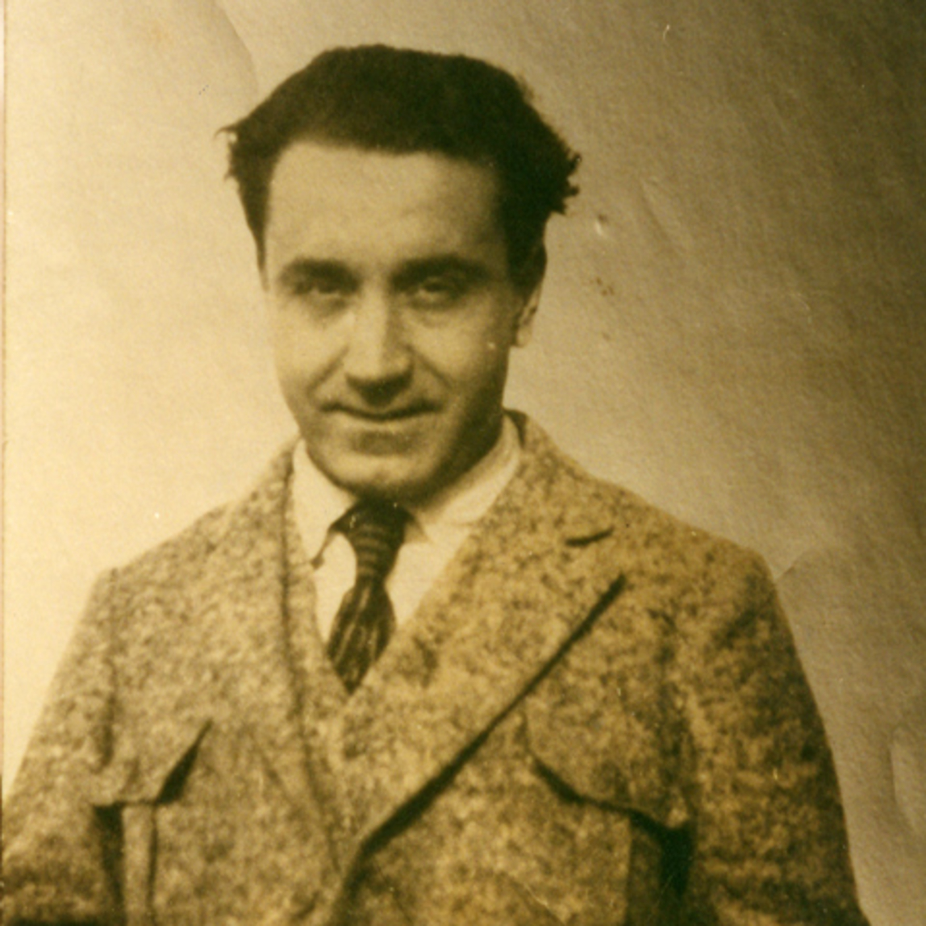 Nace el poeta Juan Guzmán (1895)