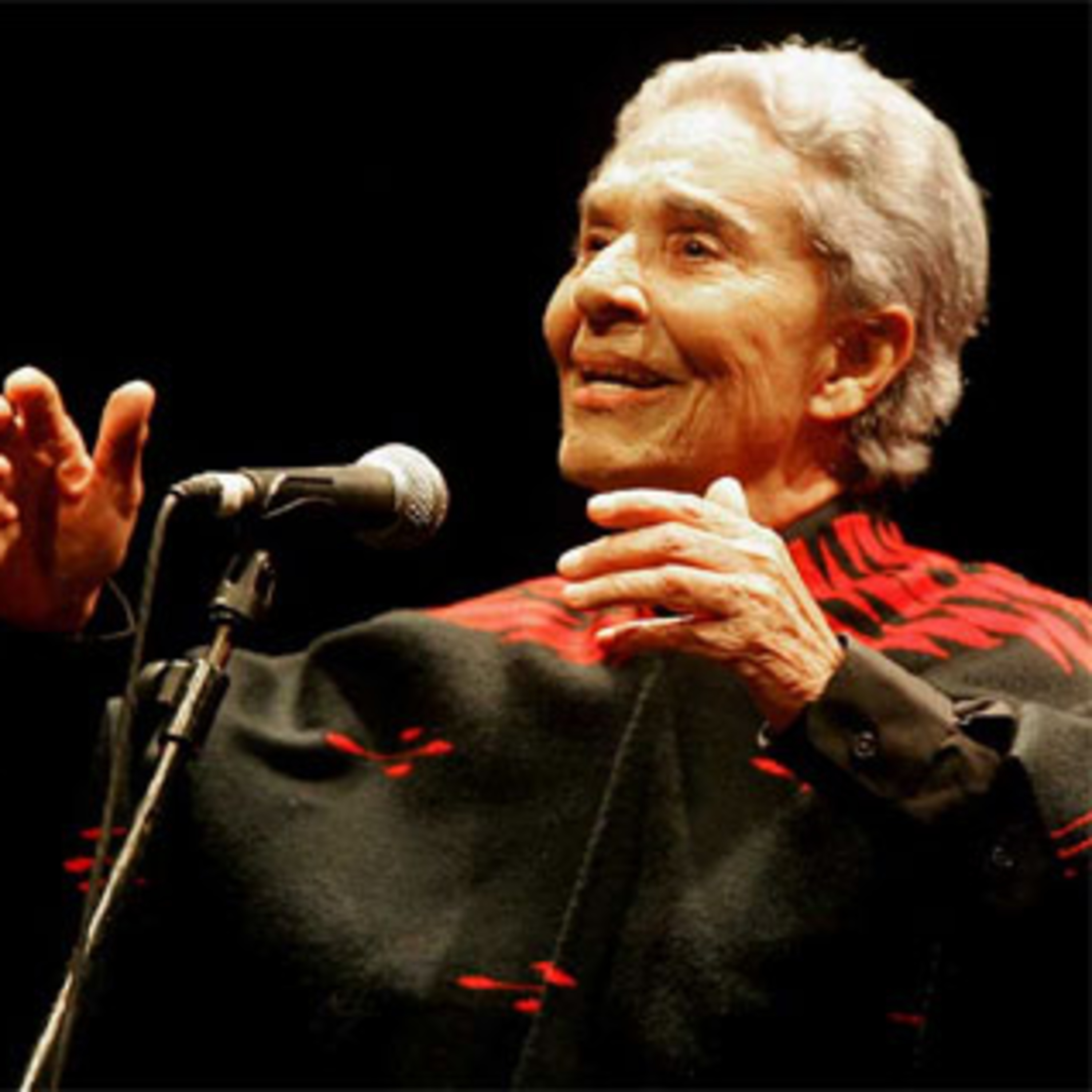 Nace la cantante Chavela Vargas (1919)