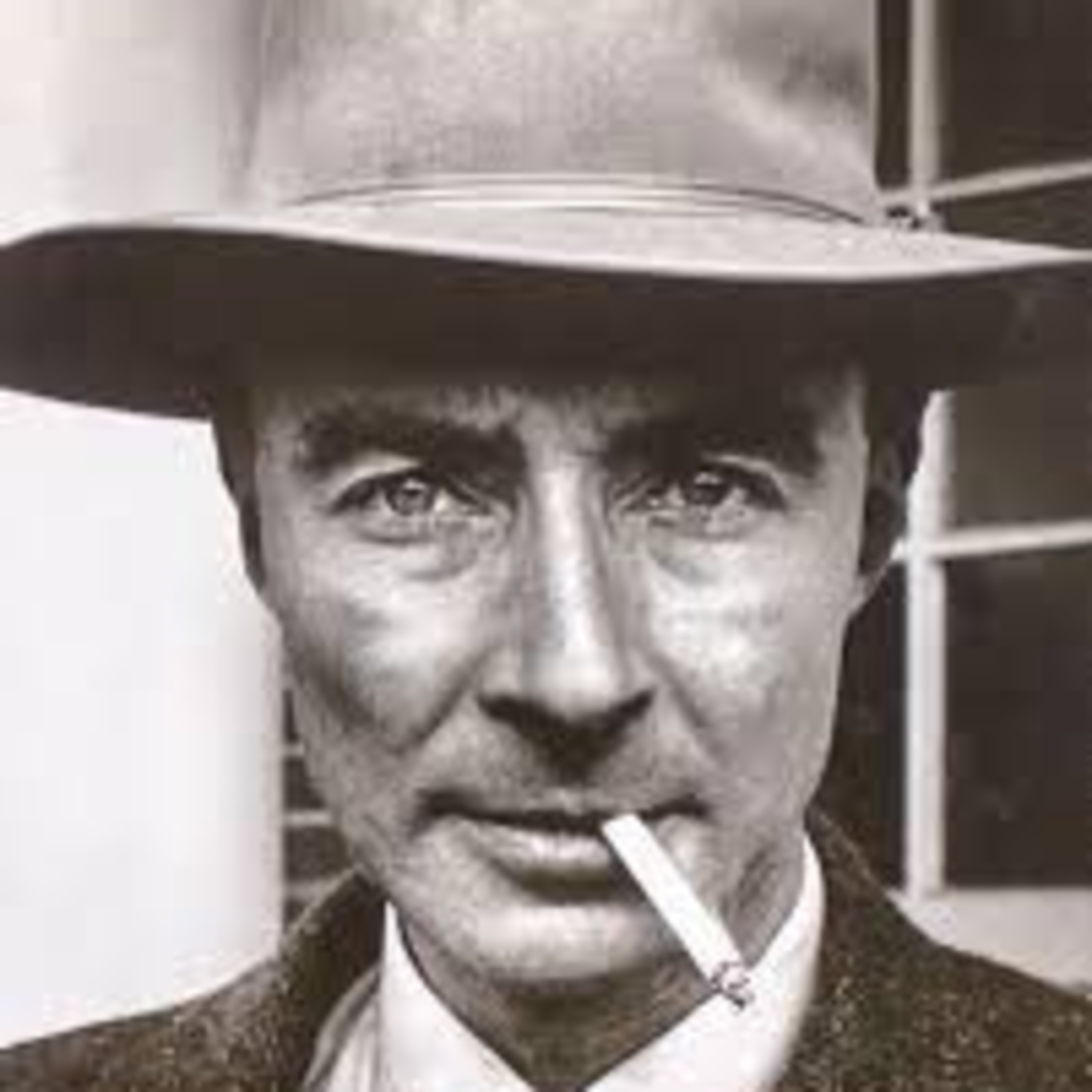 Nace Robert Oppenheimer (1904)