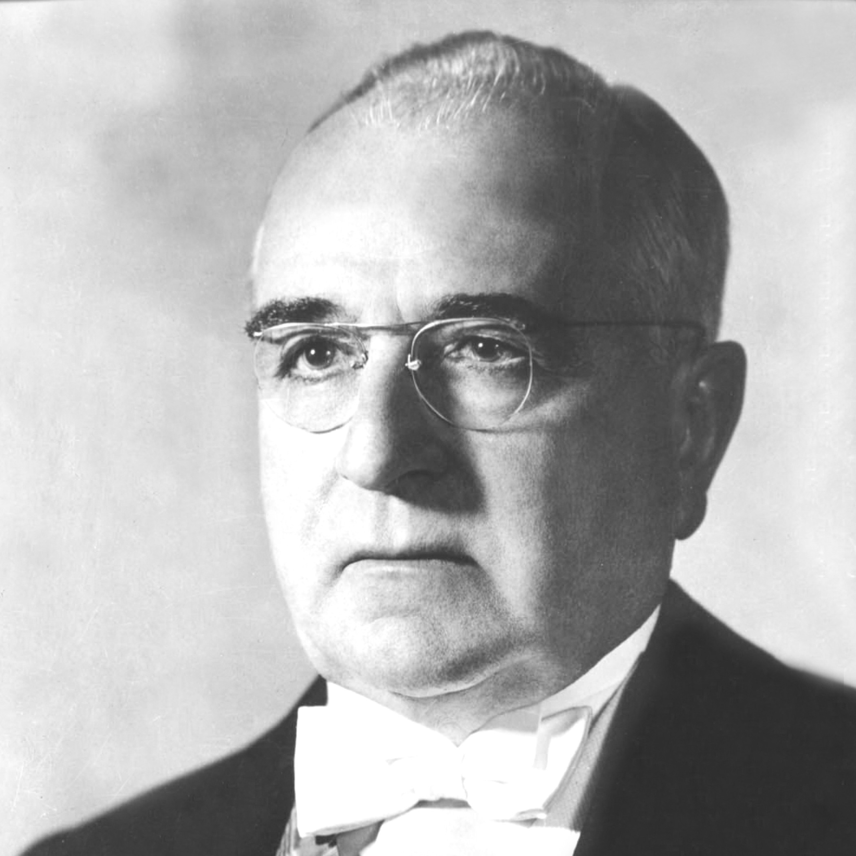 Presidente brasileño, Getúlio Vargas, se suicida (1954)