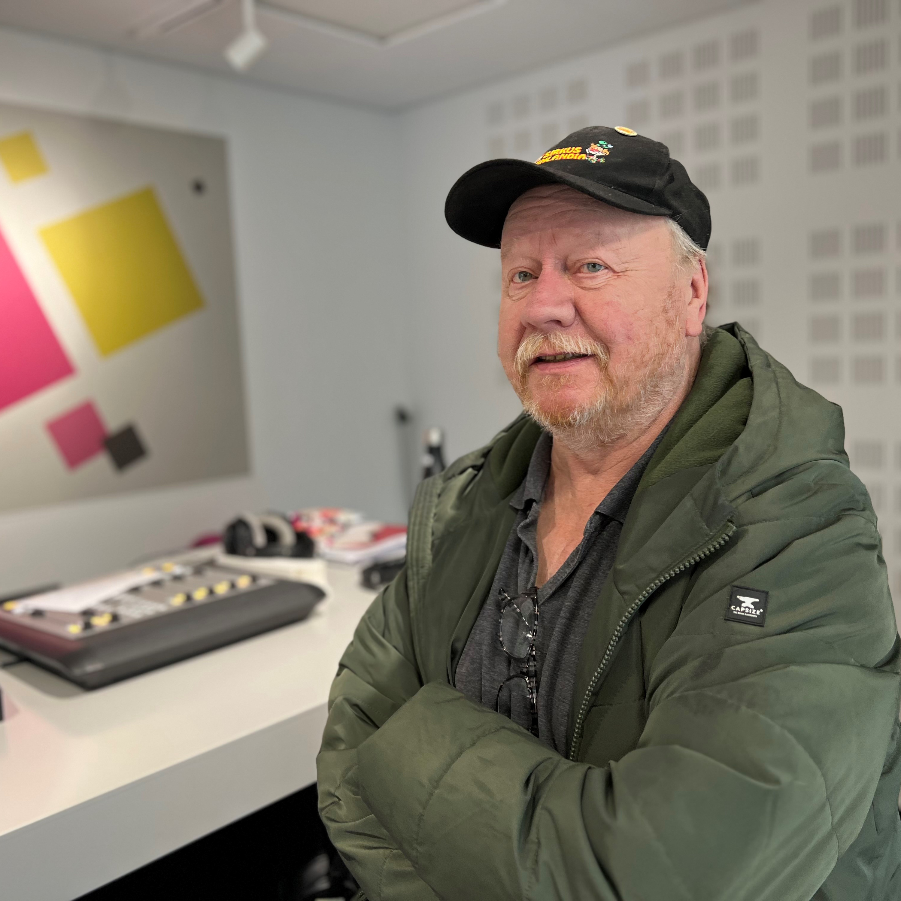 Lahdessa vierailulla oleva Sirkus Finlandia on kohdannut vastoinkäymisiä, mutta esitykset on täynnä taikaa - "Televisio on ihan hieno, mutta et sinä voi mennä sinne mukaan!" episode artwork