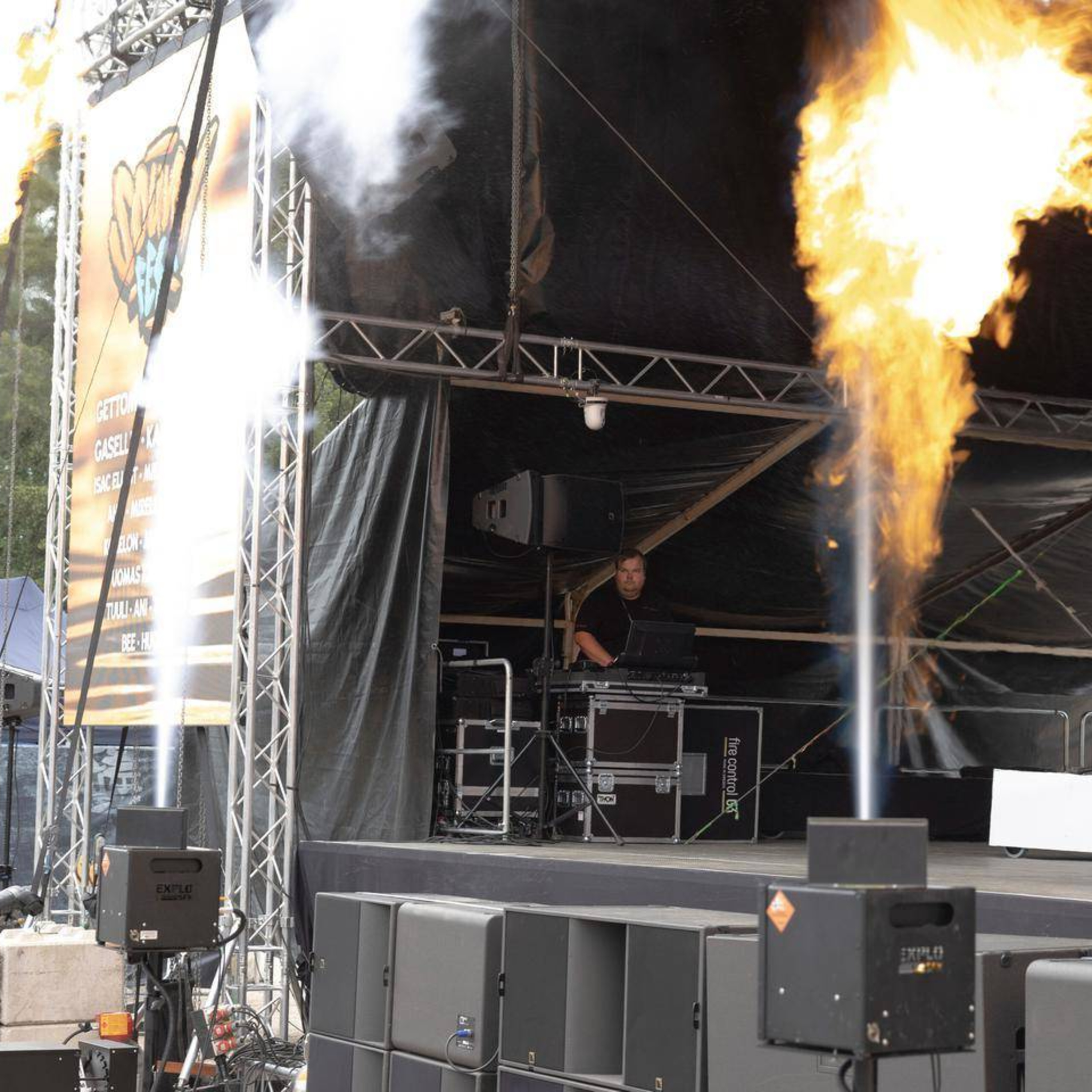 Perjantain Soundfesteilla juhli noin 6000 festarikävijää, maastopalovaroitus ei vaikuta lauantaiyön ilotulitukseen  episode artwork