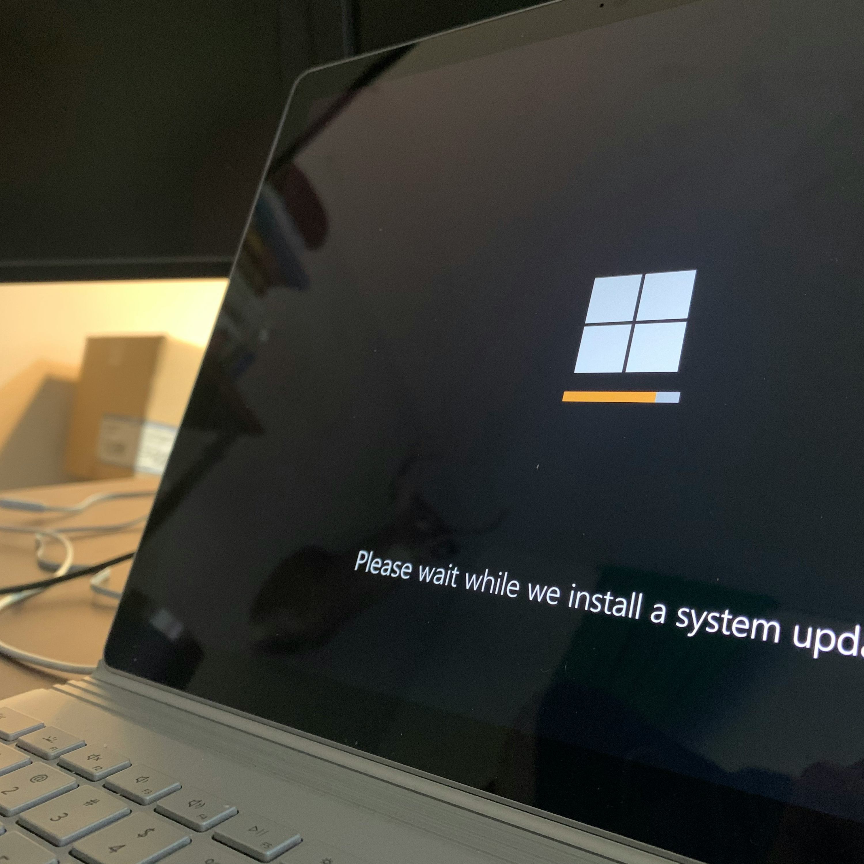 Microsoftin Windows 10 -käyttöjärjestelmän tuen loppuminen on aiheuttanut kiireisiä päiviä Lahteen alan toimijoille episode artwork