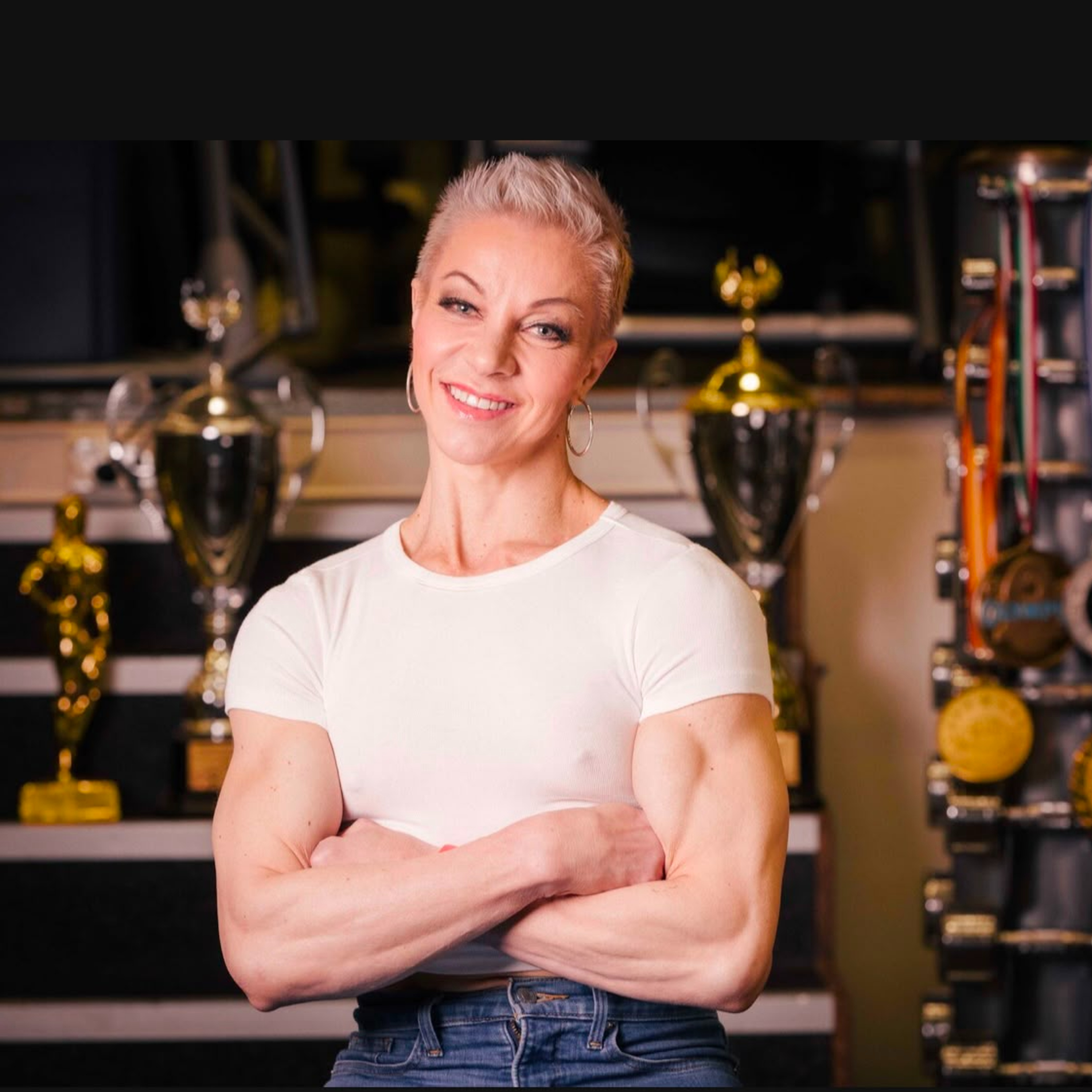 ”Mä en punnitse ruokia enkä kanna eväitä mukana” – 12-kertainen fitness-lajien maailmanmestari Hanna Skyttä rikkoo perinteisiä mielikuvia lajista episode artwork