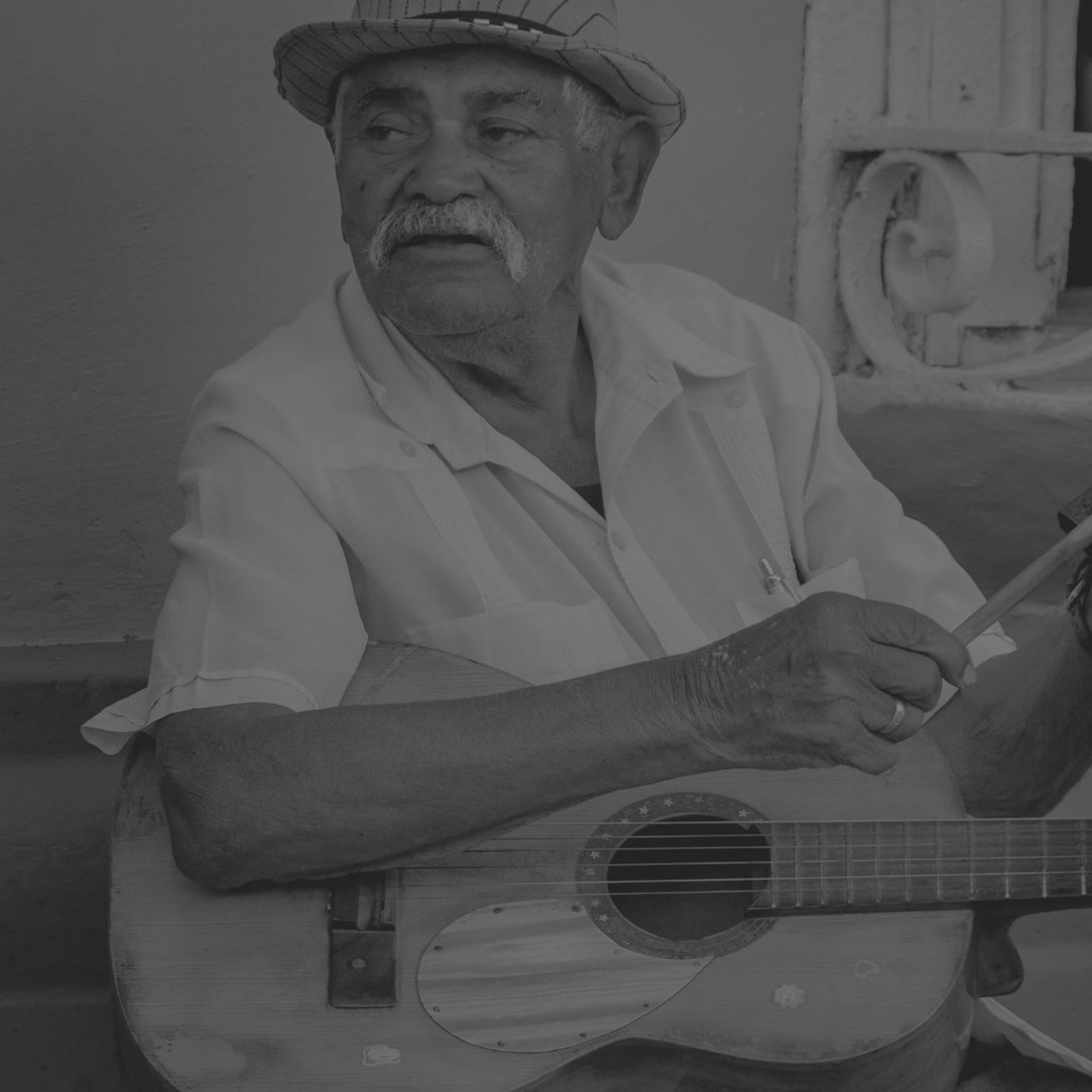 Cap 110| La salsa: El cantante, Buena Vista Social Club, Rubén Blades, Jairo Moreno episode artwork