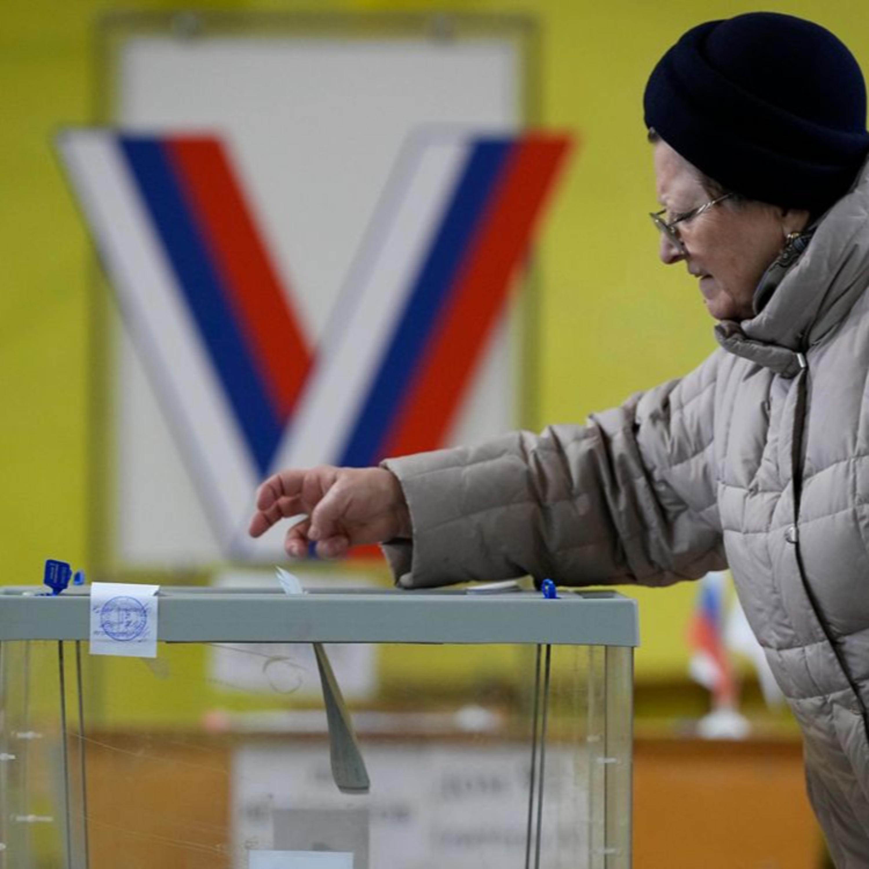 Episodio 2411: Elecciones en Rusia, una farsa preludio a la bestia. episode artwork