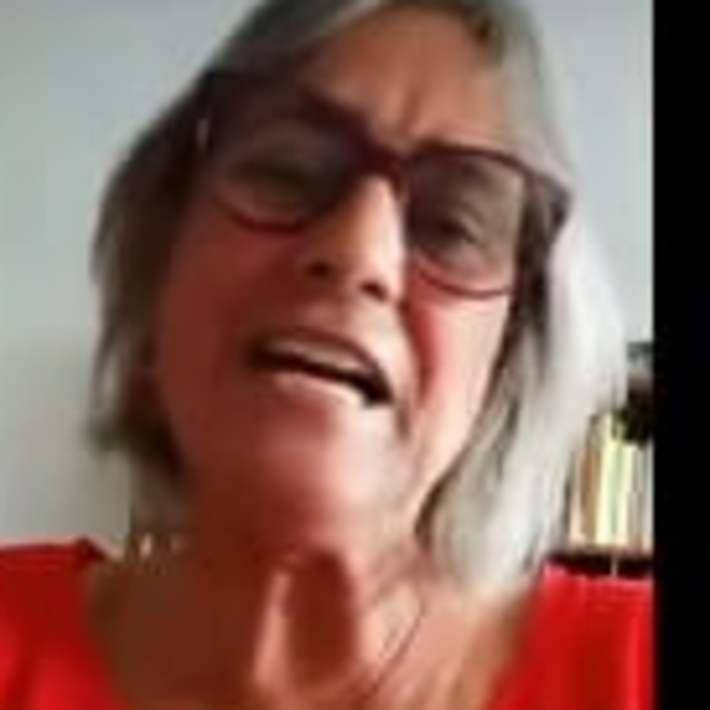 Autora Carla Chastinet fala sobre histórias ao pé do ouvido episode artwork