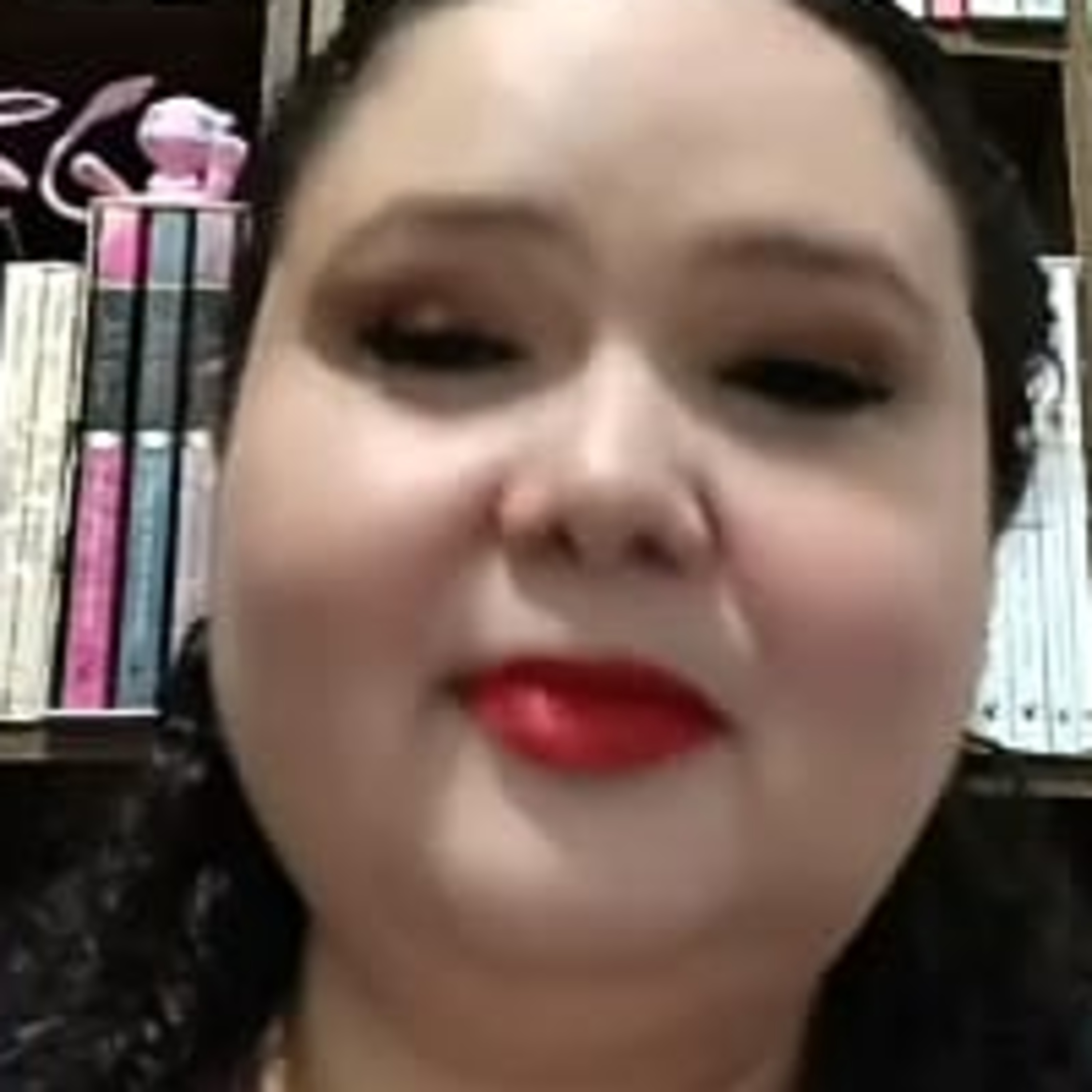 Autora Antoniele Costa fala sobre seus romances de época episode artwork