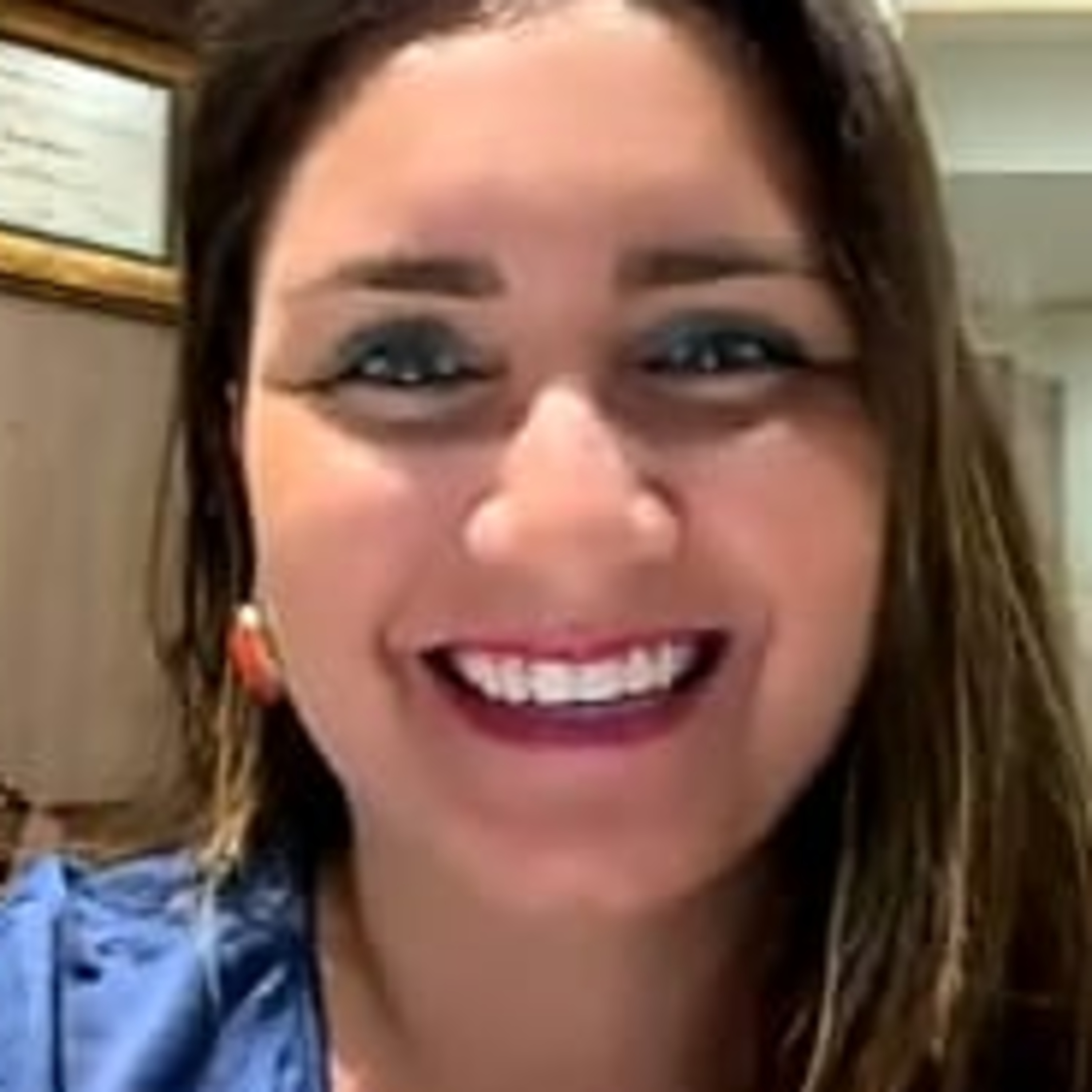 Autora Juliana Gomes fala sobre seu livro de suspense episode artwork