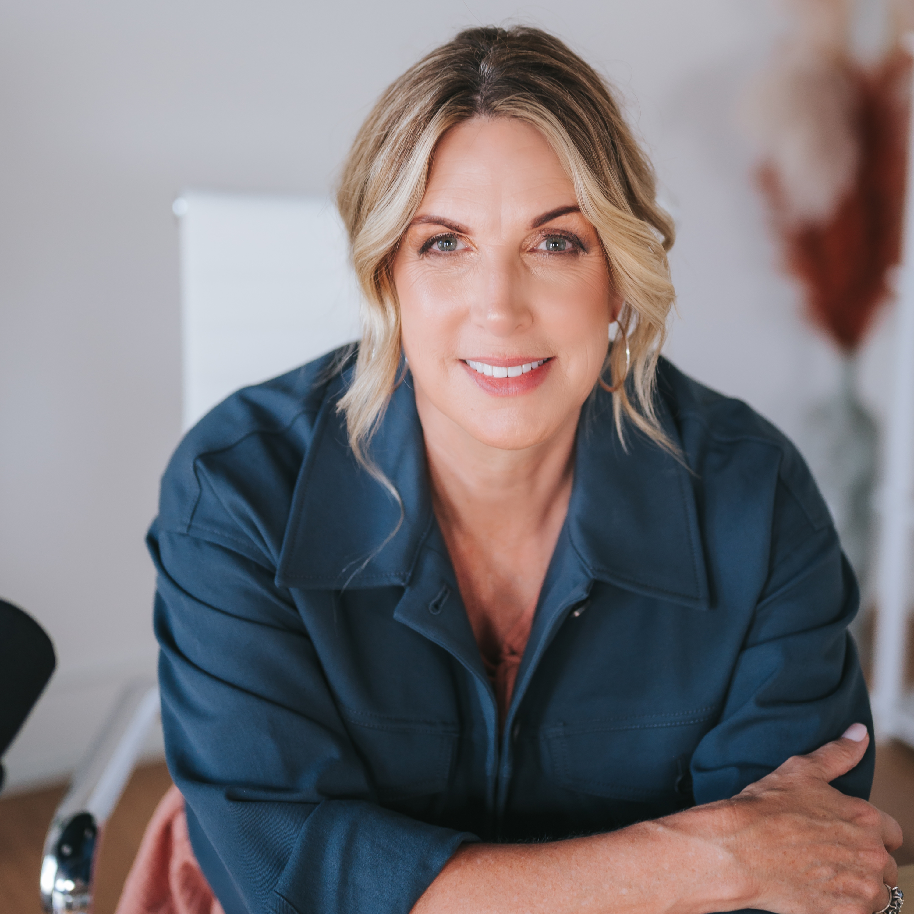Ep. 09 Kim Costa: Divorce & Moving: Navigating Life’s Biggest Stressors
