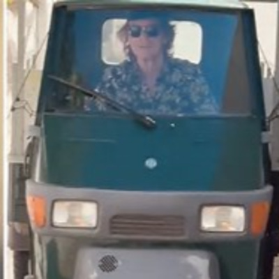 Mick Jagger in Ape in Sicilia