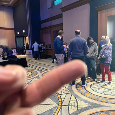 370. Rubbing elbows and hiring coaches - Pointless Exercise Podcast